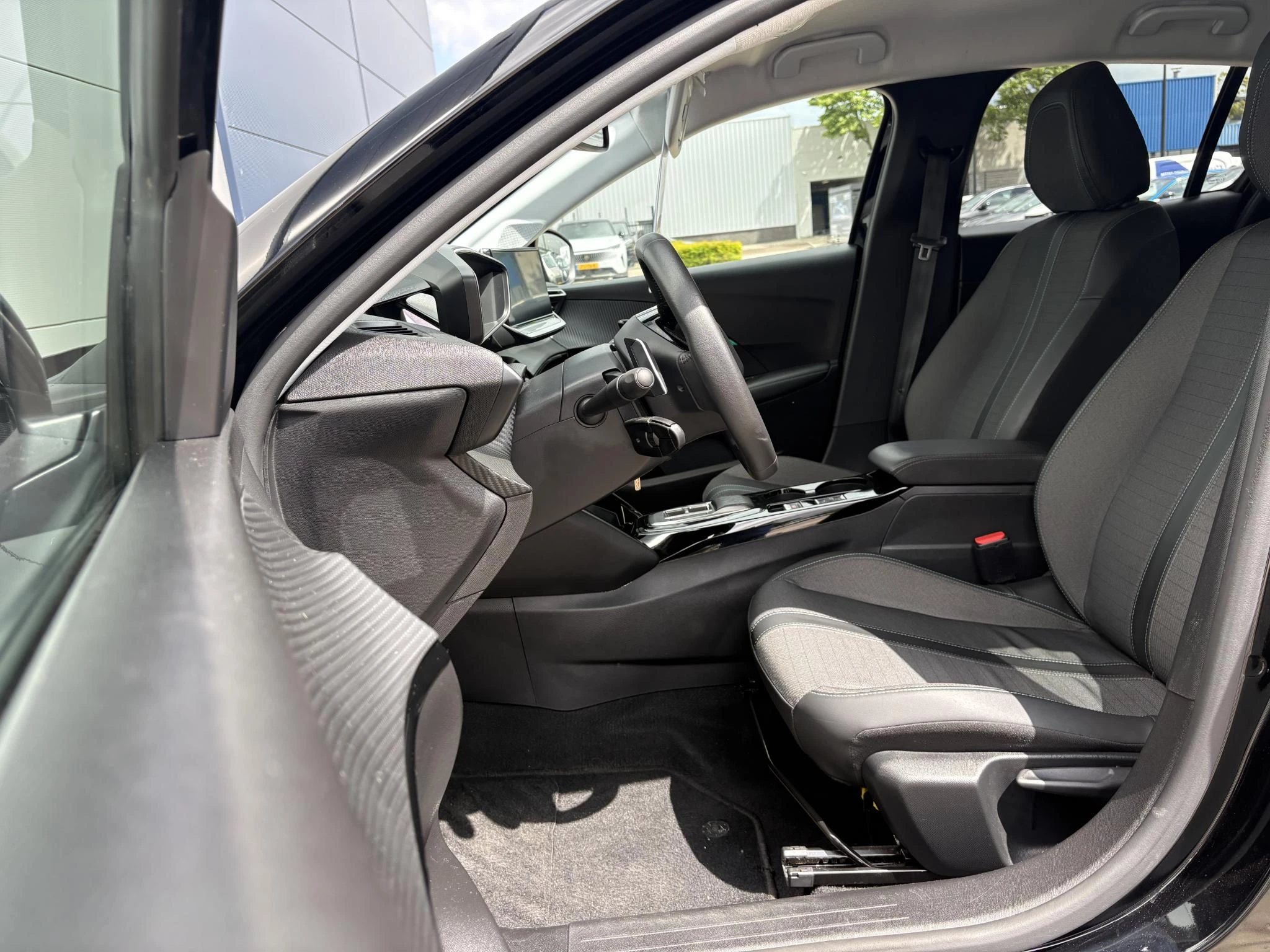 Peugeot-208-image-10