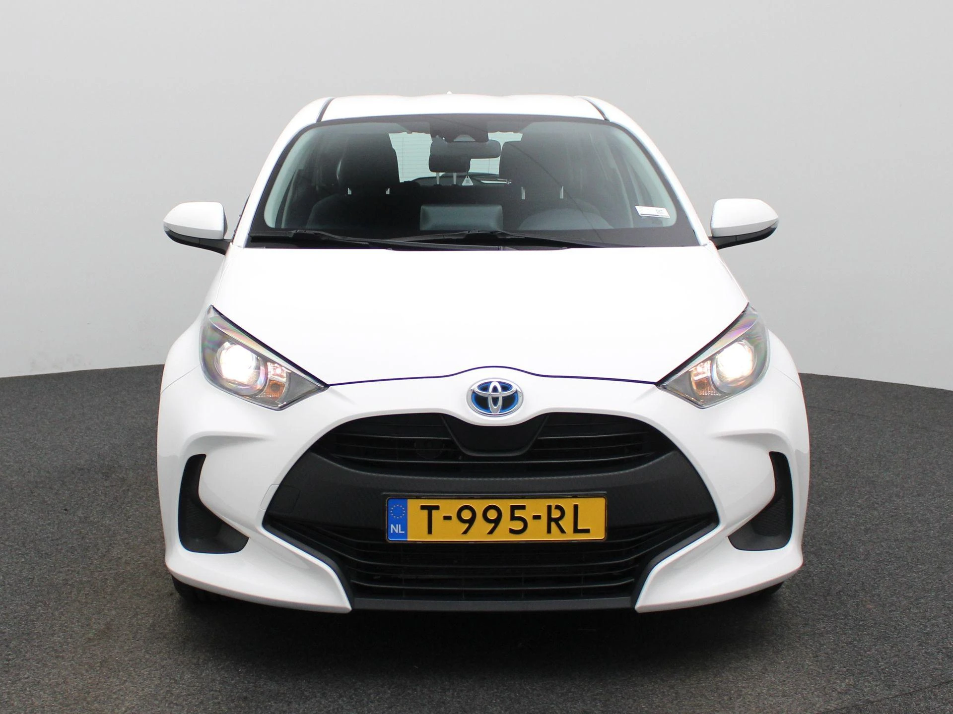 Toyota-Yaris-image-2