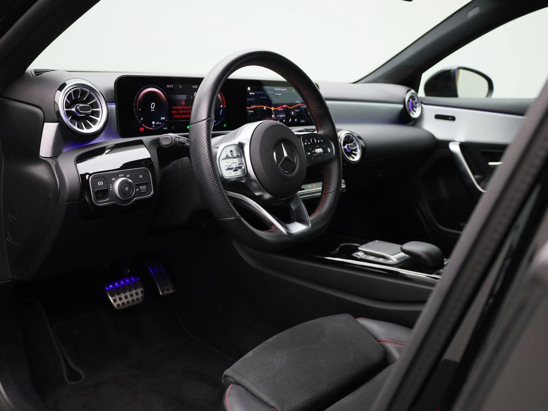 Mercedes-Benz-A-Klasse-image-36