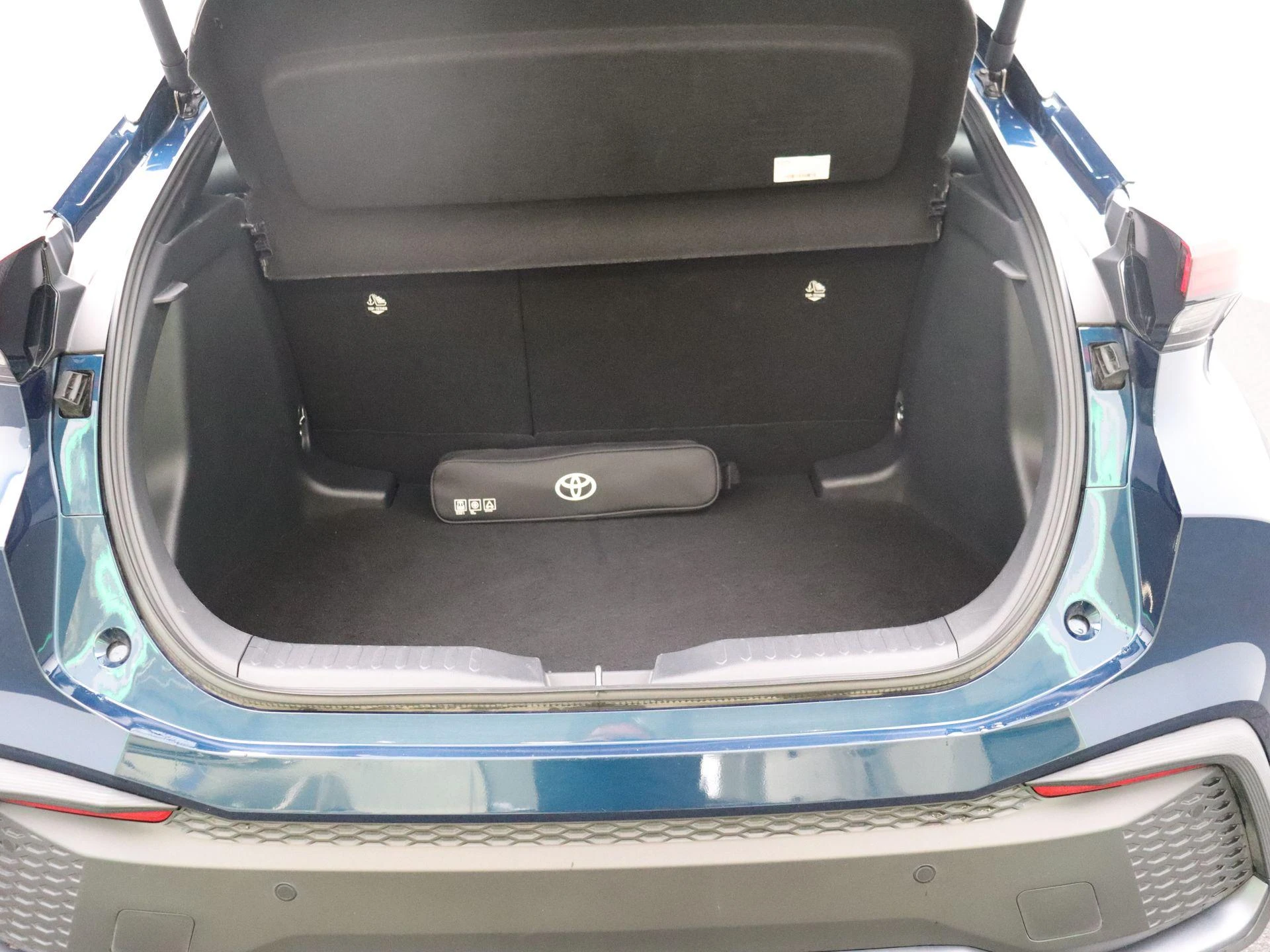 Toyota-C-HR-image-21