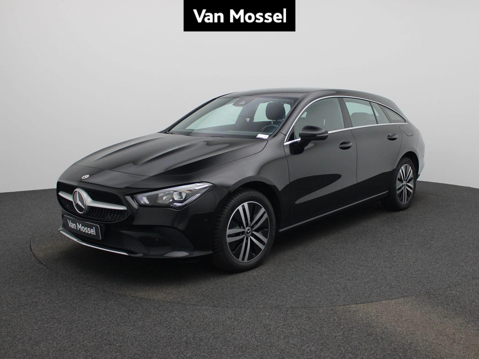 Mercedes-Benz-CLA-image-0