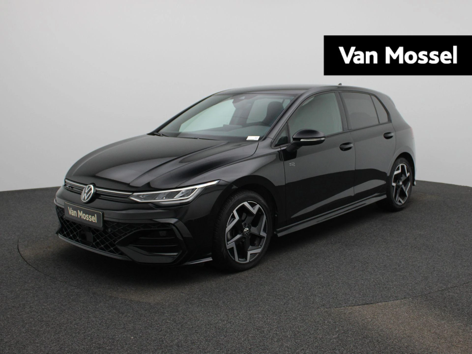 Volkswagen-Golf-image-0
