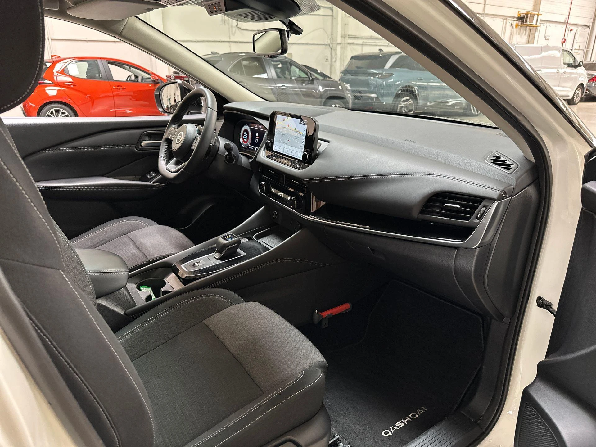 Nissan-QASHQAI-image-12