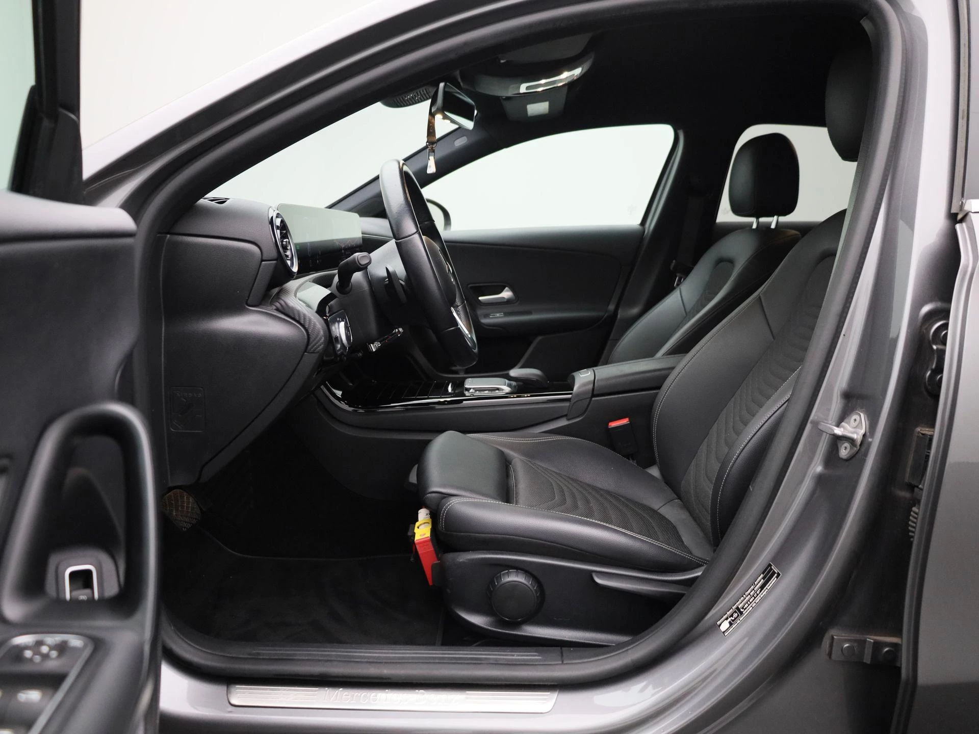 Mercedes-Benz-A-Klasse-image-10