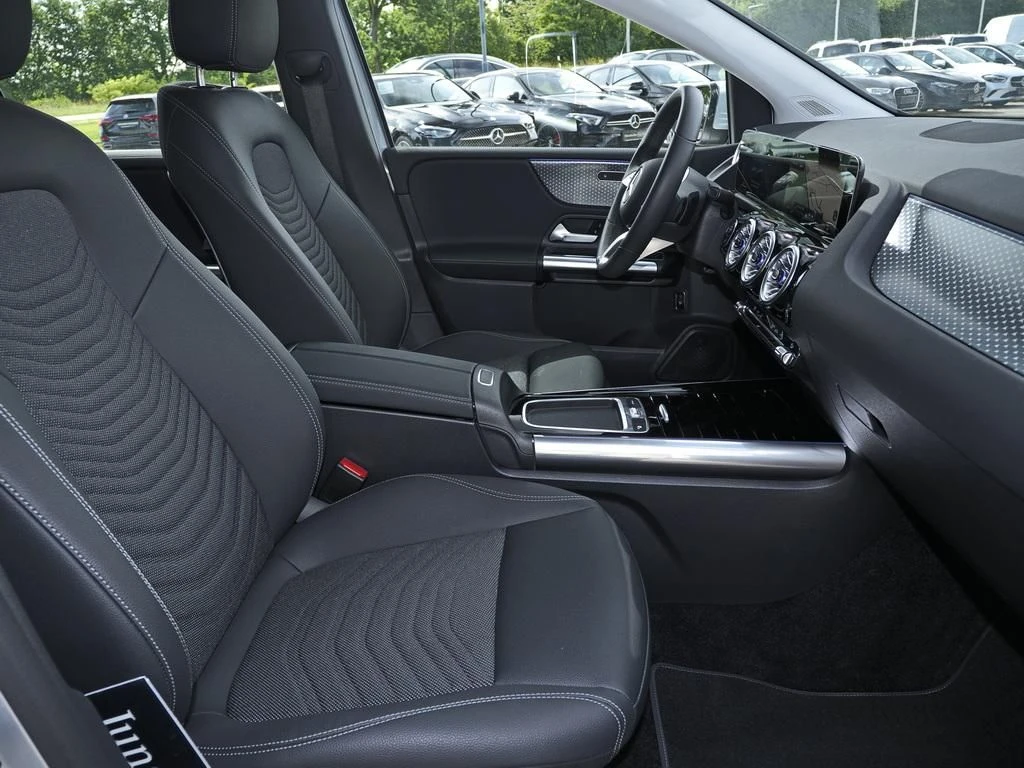 Mercedes-Benz-B-Klasse 200-image-11