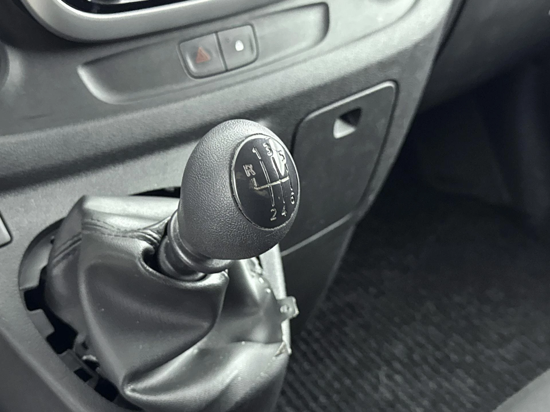 Renault-Trafic-image-16