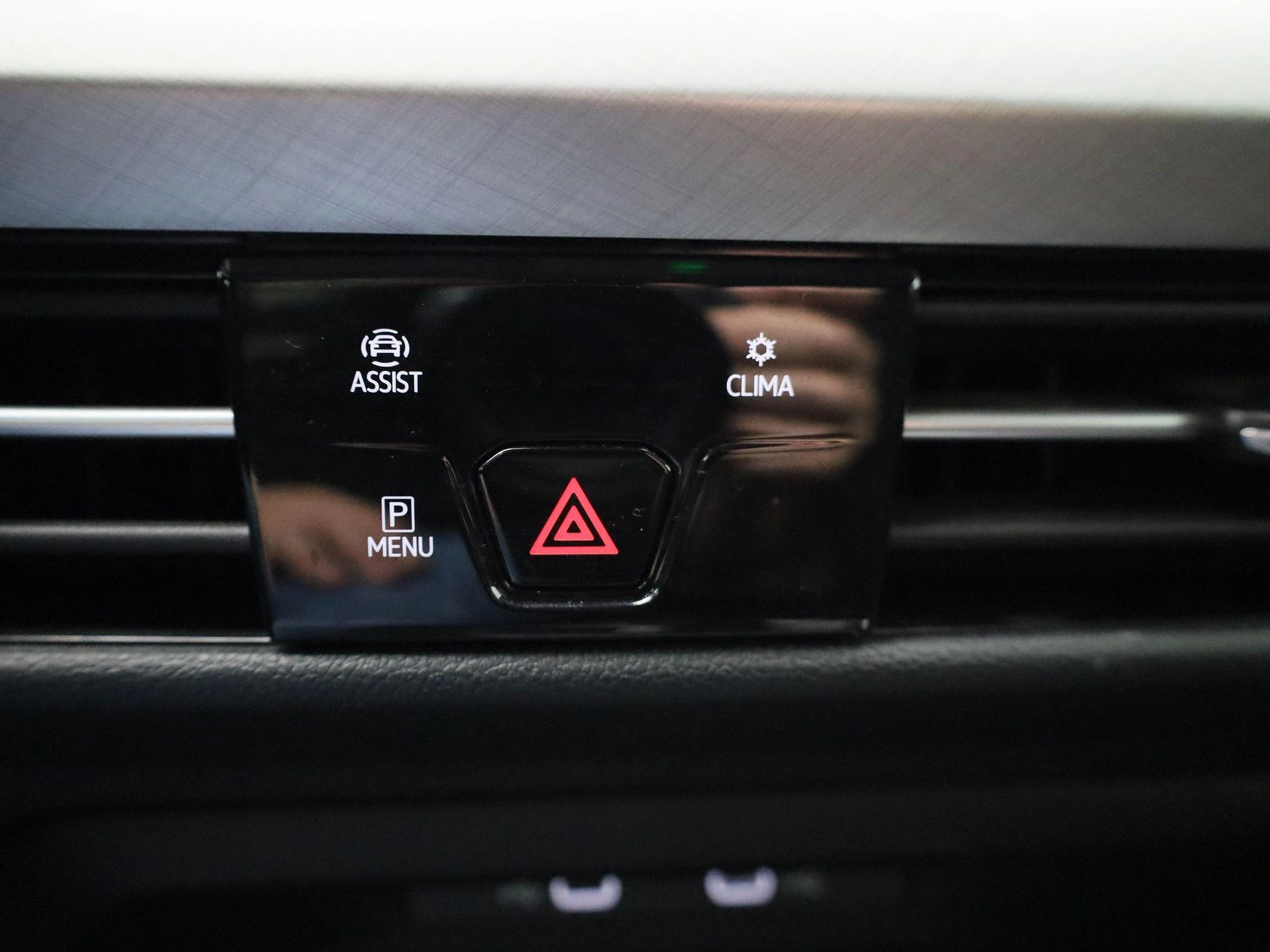 Volkswagen-Golf-image-23