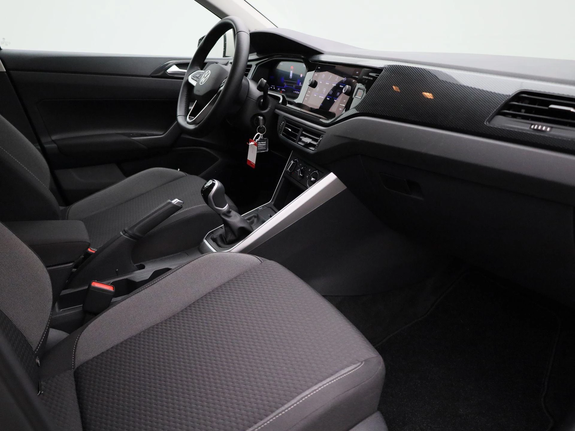 Volkswagen-Polo-image-32