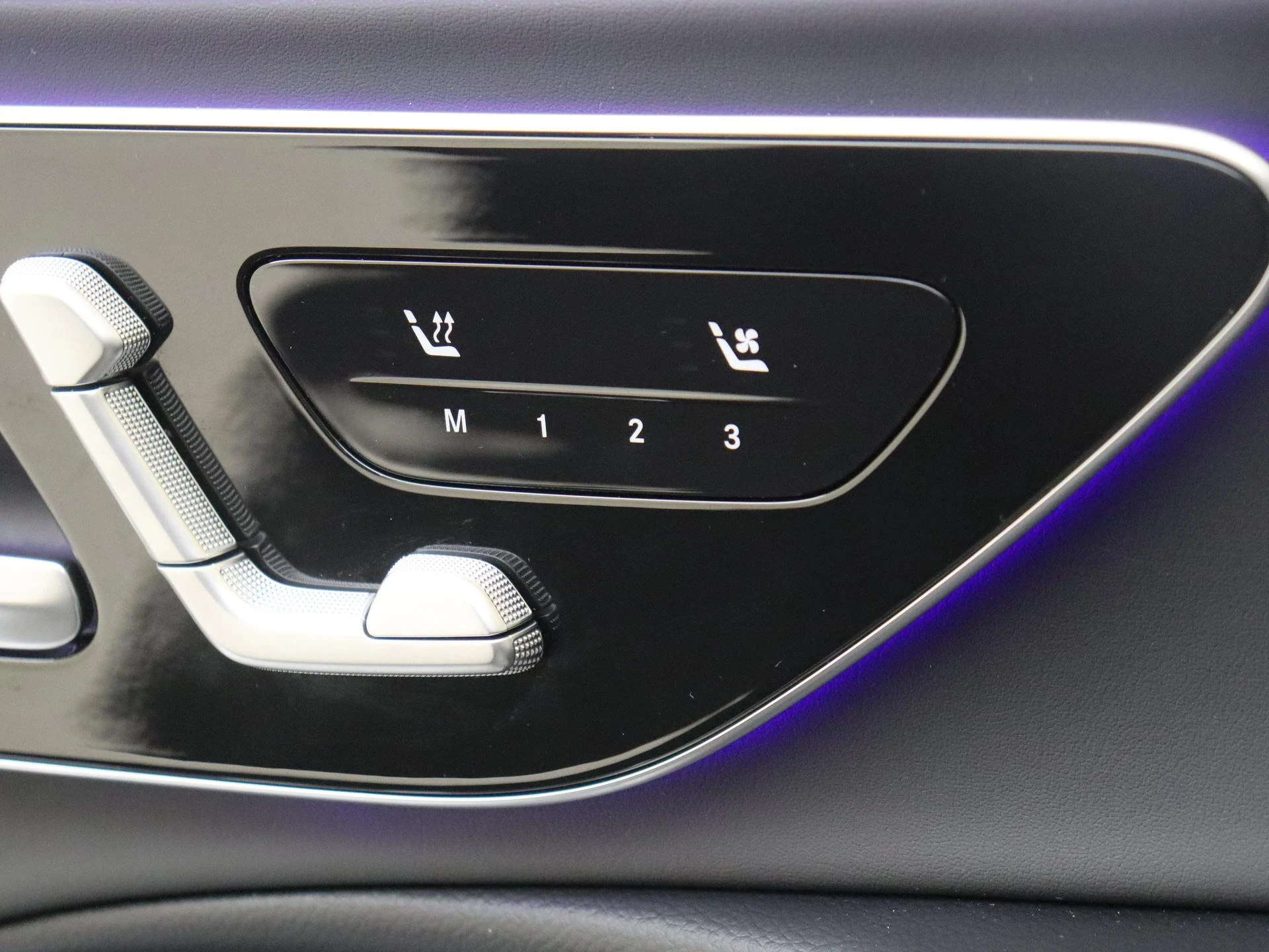 Mercedes-Benz-E-Klasse-image-24