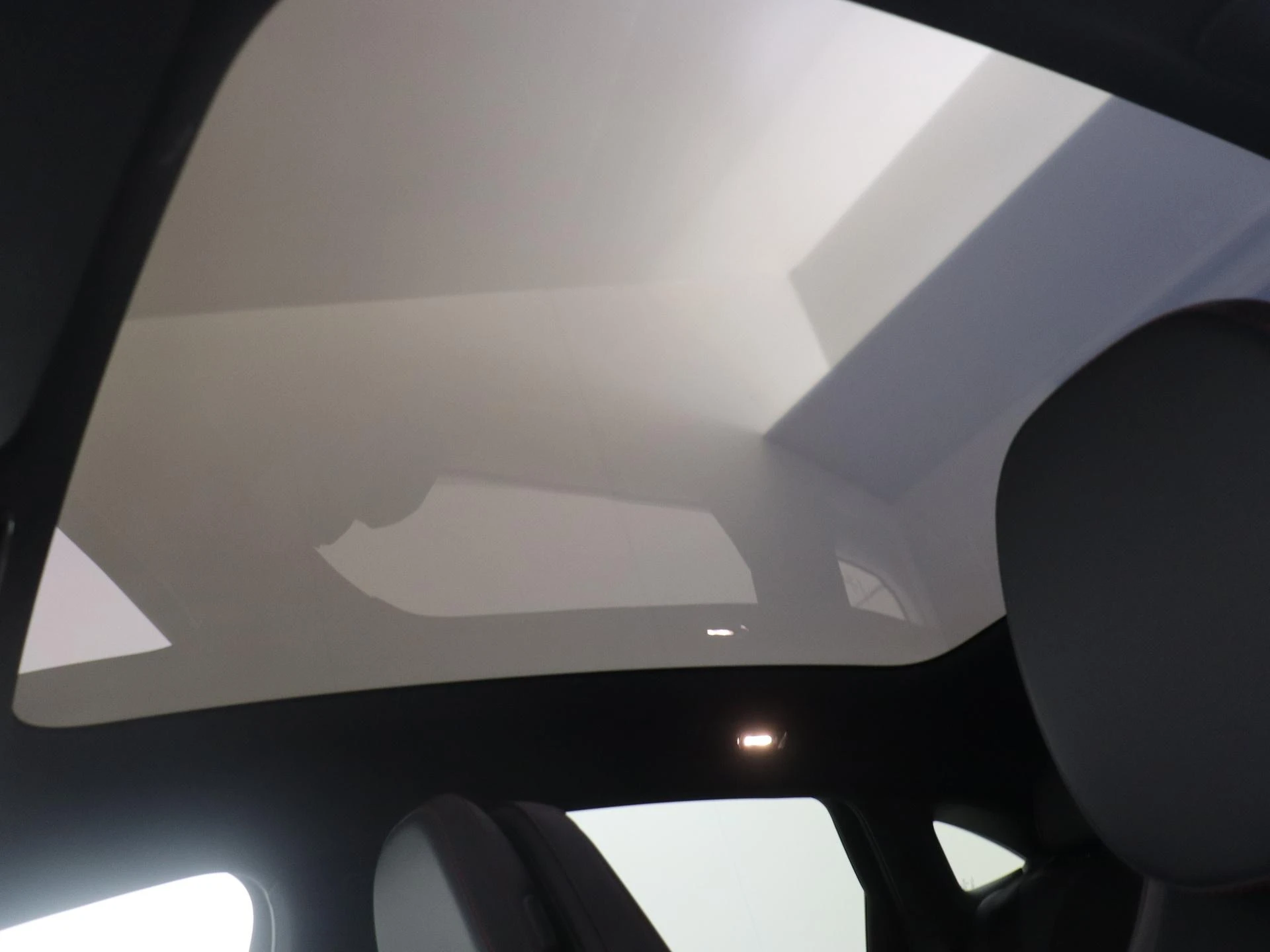Mercedes-Benz-C-Klasse-image-26