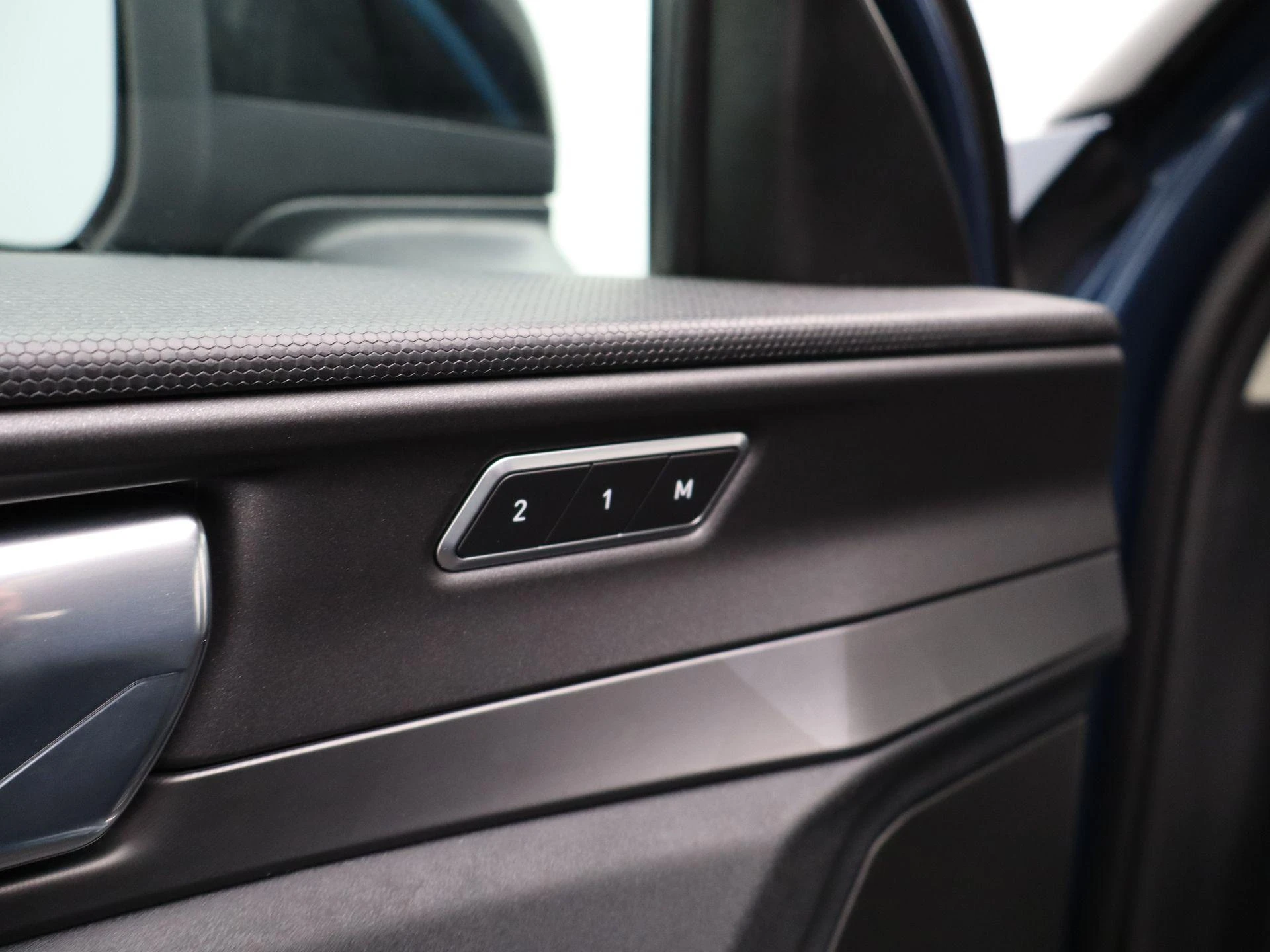 Lynk & Co-01-image-26