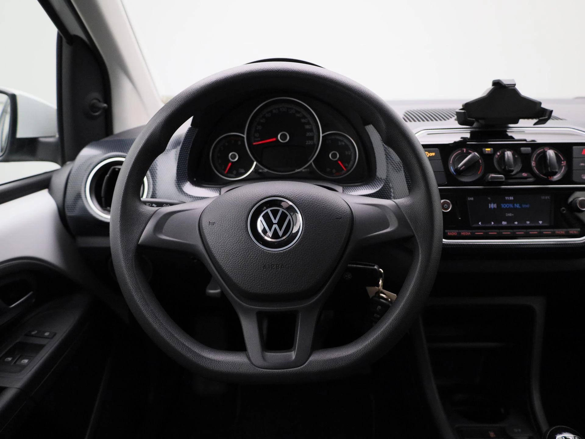 Volkswagen-up!-image-2