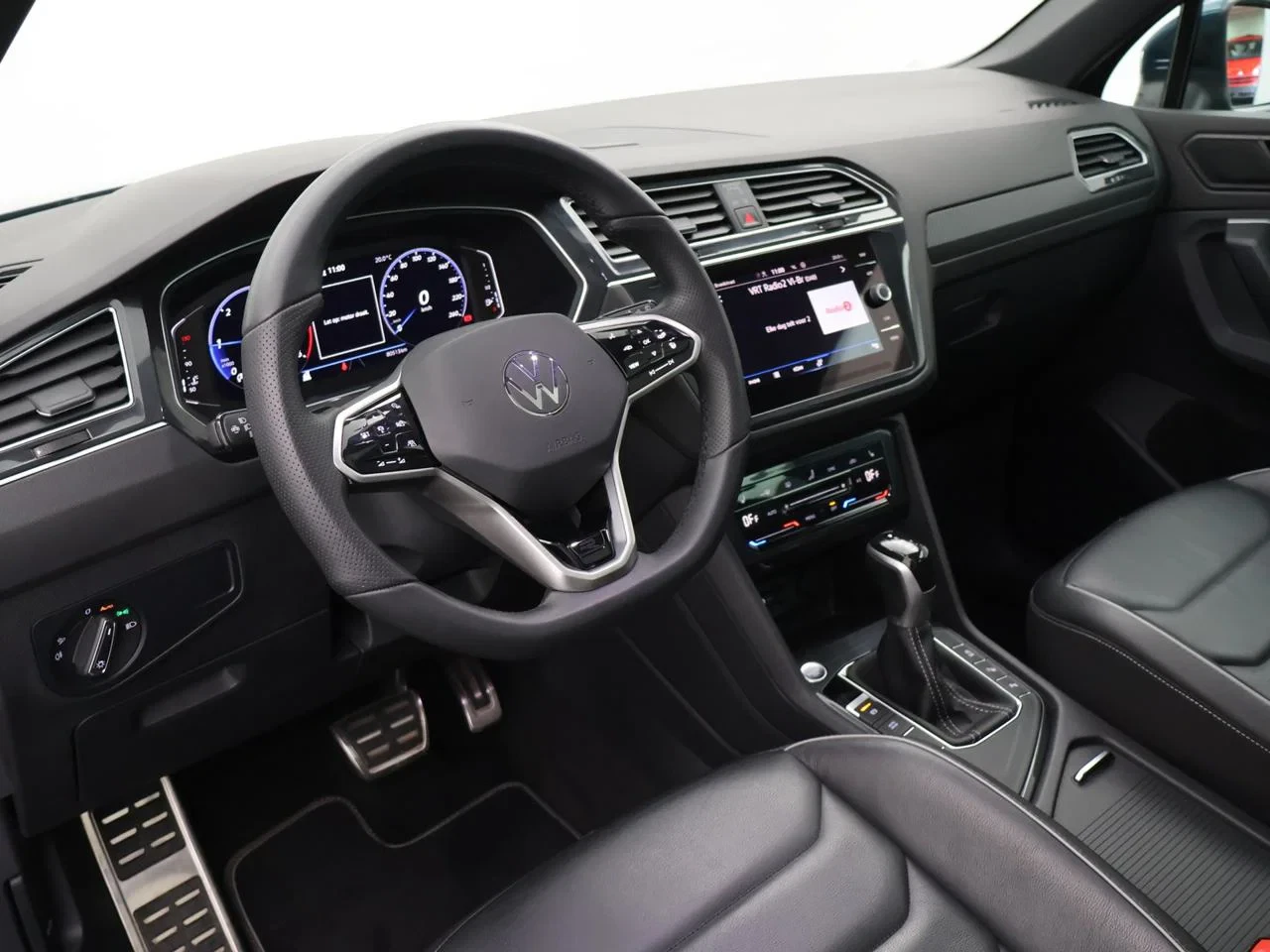 Volkswagen-Tiguan-image-11
