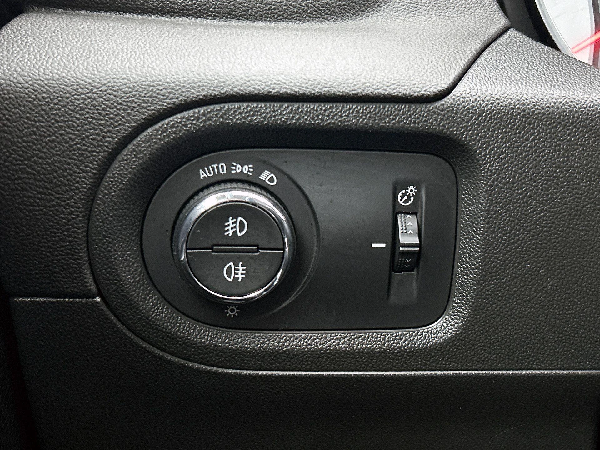 Opel-Grandland X-image-14