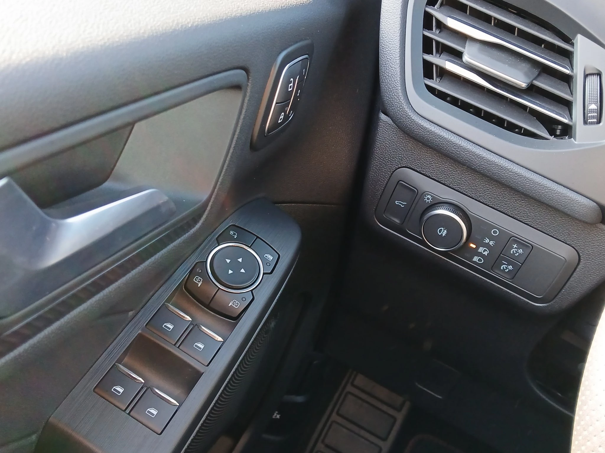Ford-Kuga-image-16