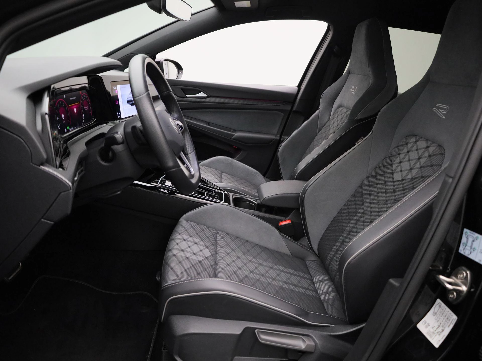 Volkswagen-Golf-image-10