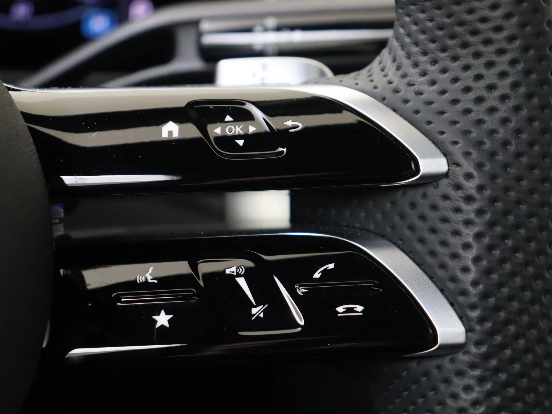 Mercedes-Benz-GLC-image-16