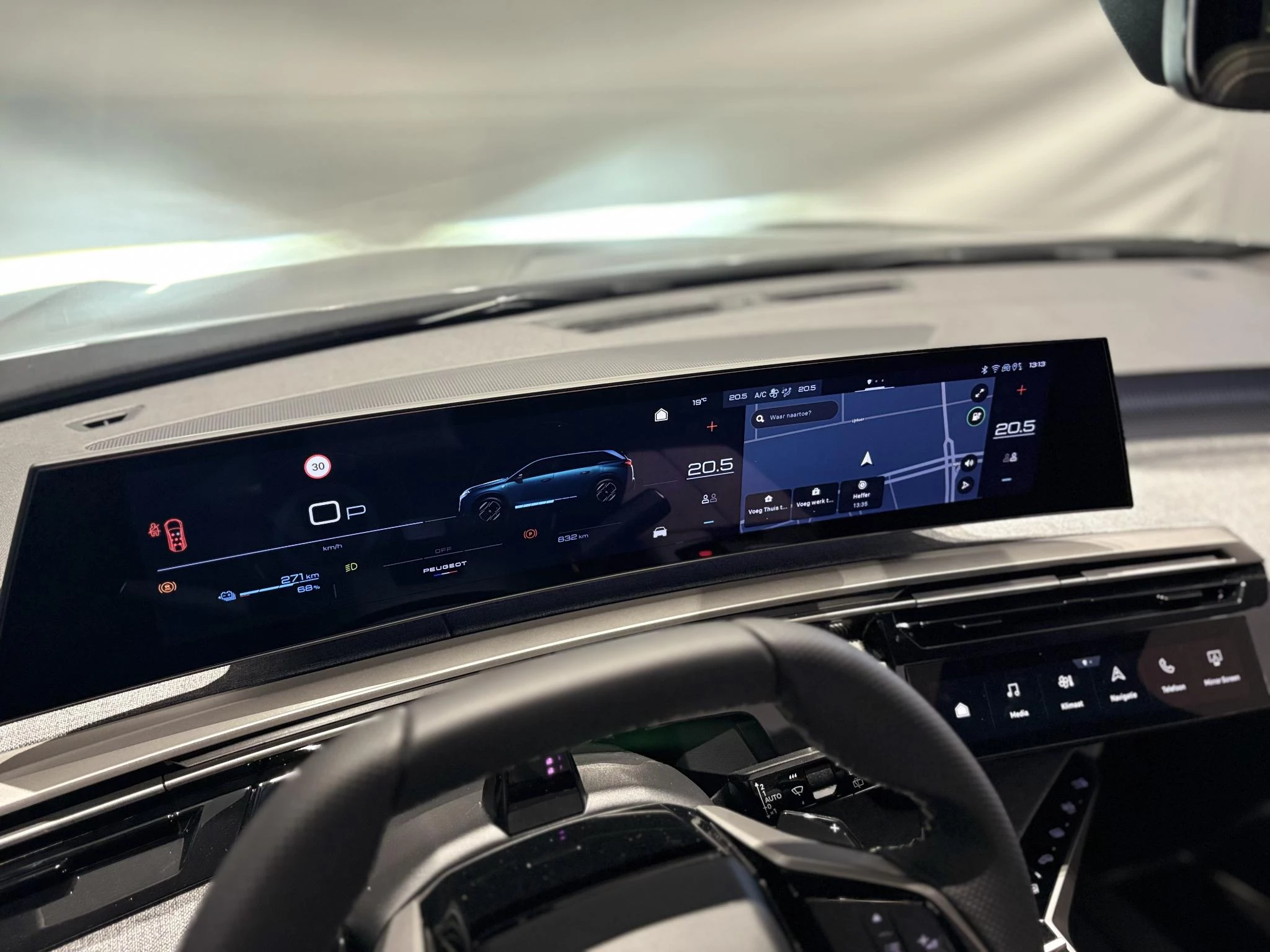 Peugeot-e-5008-image-32