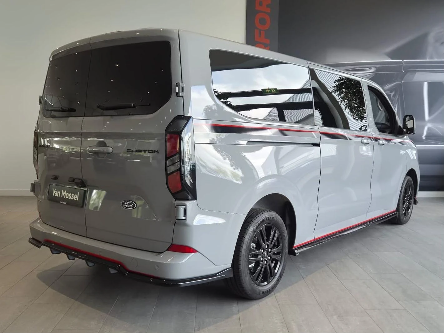 Ford-Transit Custom-image-4