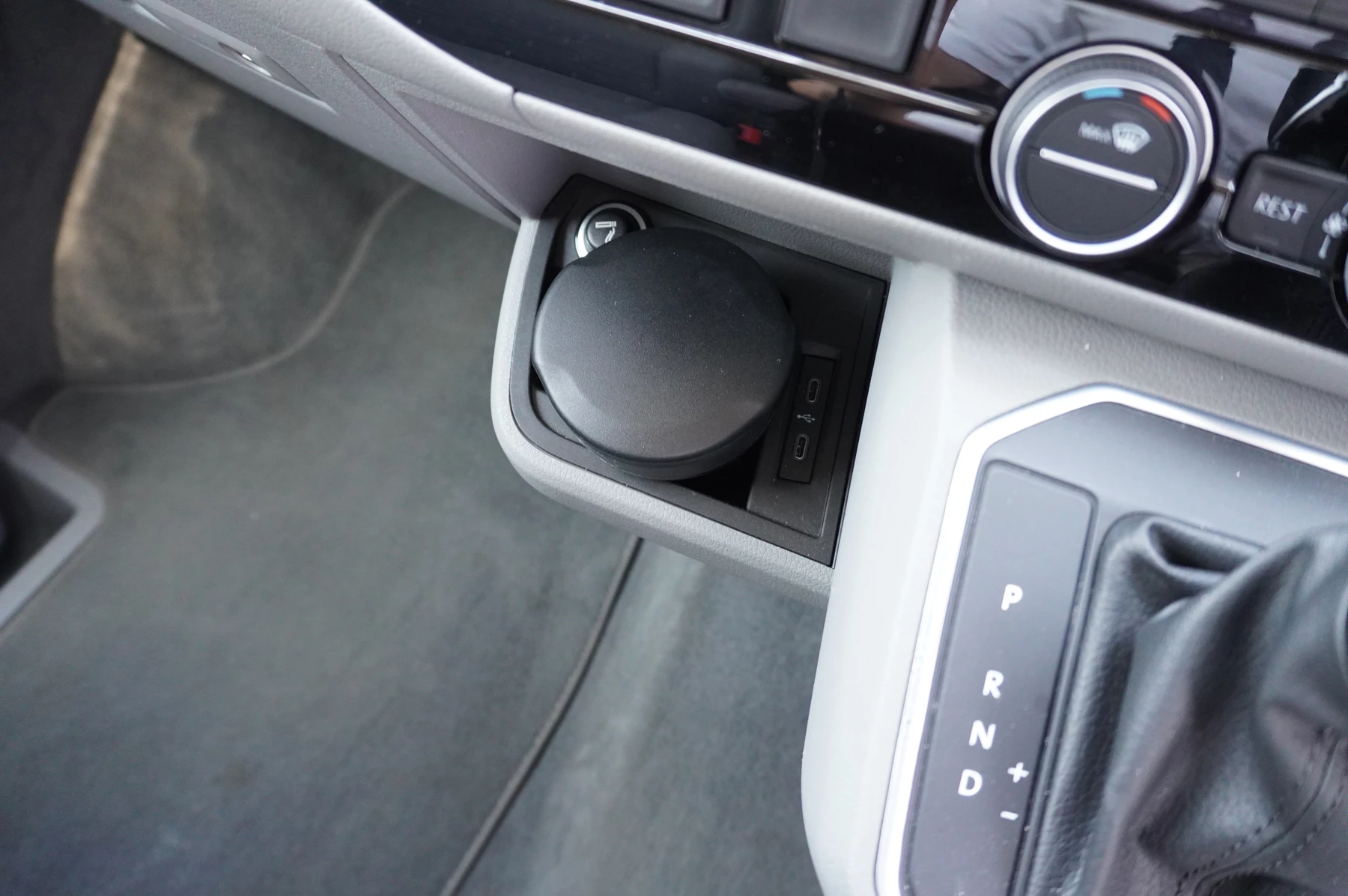 Volkswagen-California-image-27