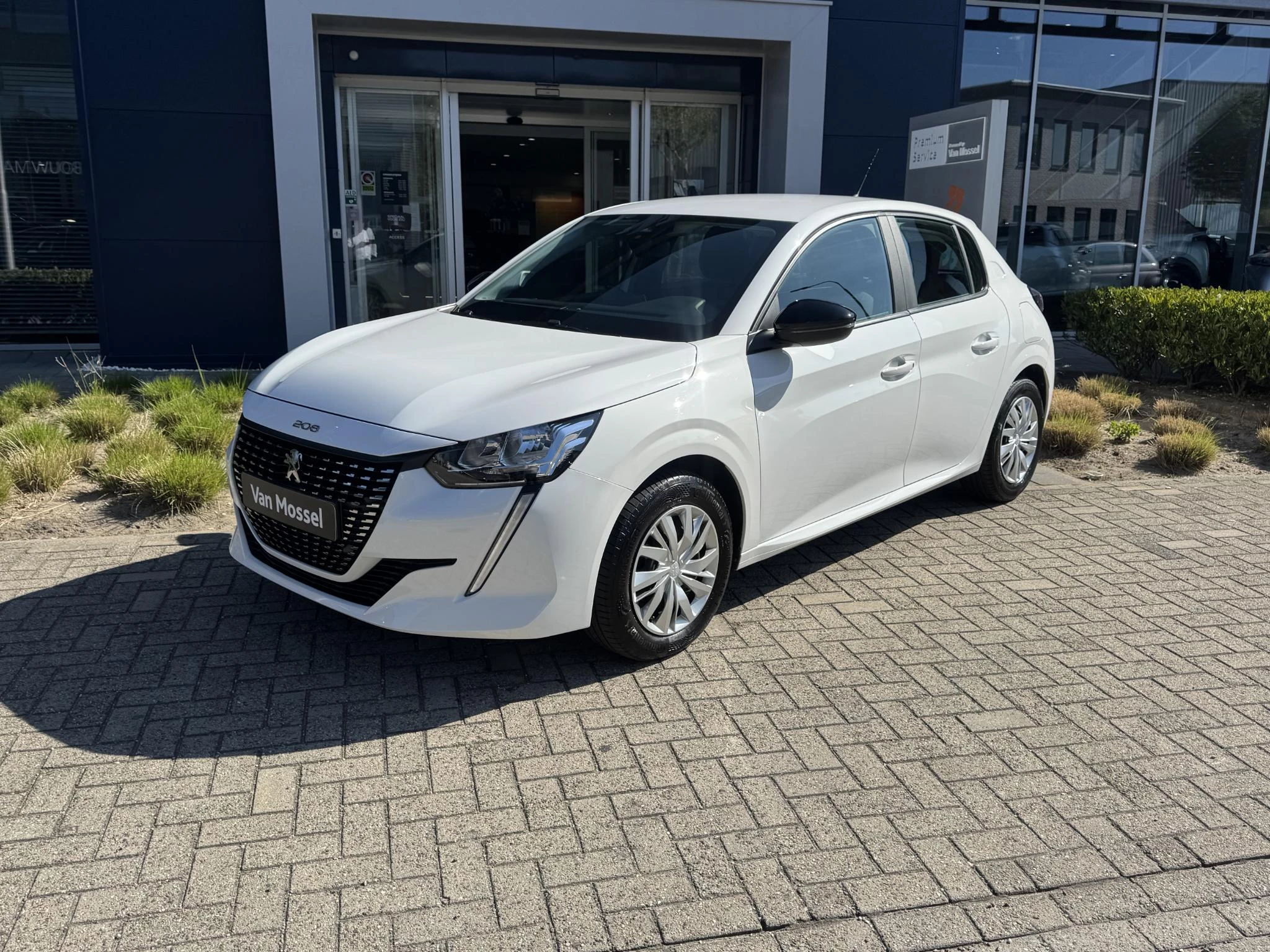 Peugeot-208-image-2