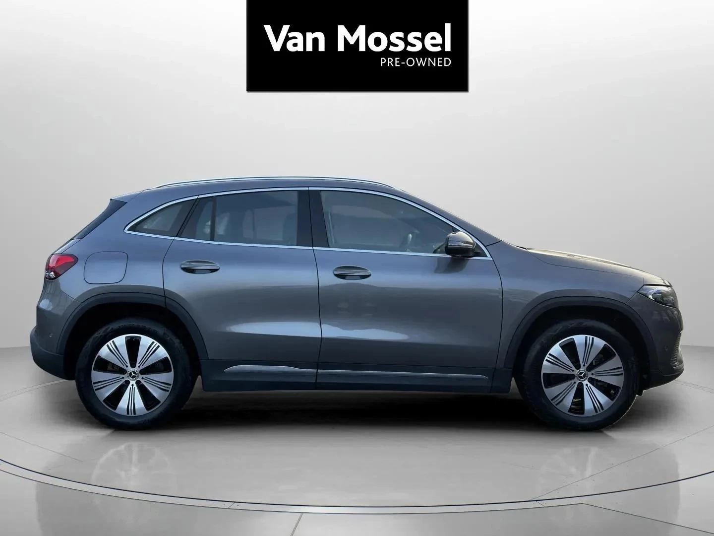 Mercedes-Benz-EQA-image-3