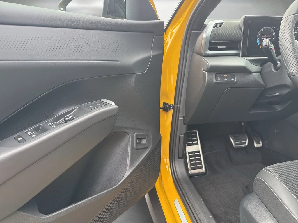 Volkswagen T-Roc 1.5l eTSI DSG R-Line *Pano*AHK