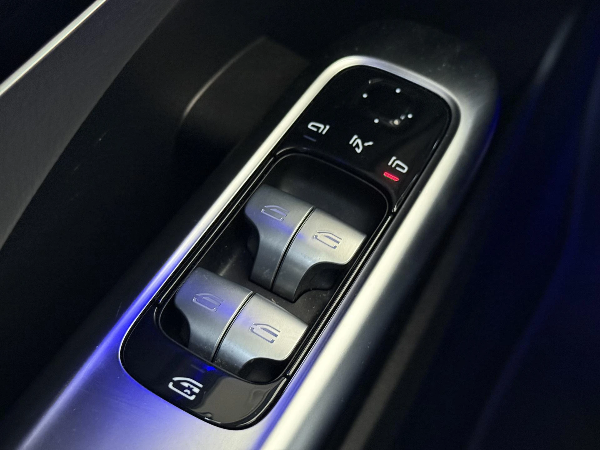 Mercedes-Benz-C-Klasse-image-27