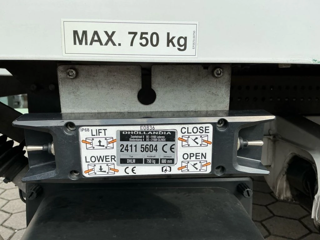 Mercedes-Benz-Sprinter 317-image-16