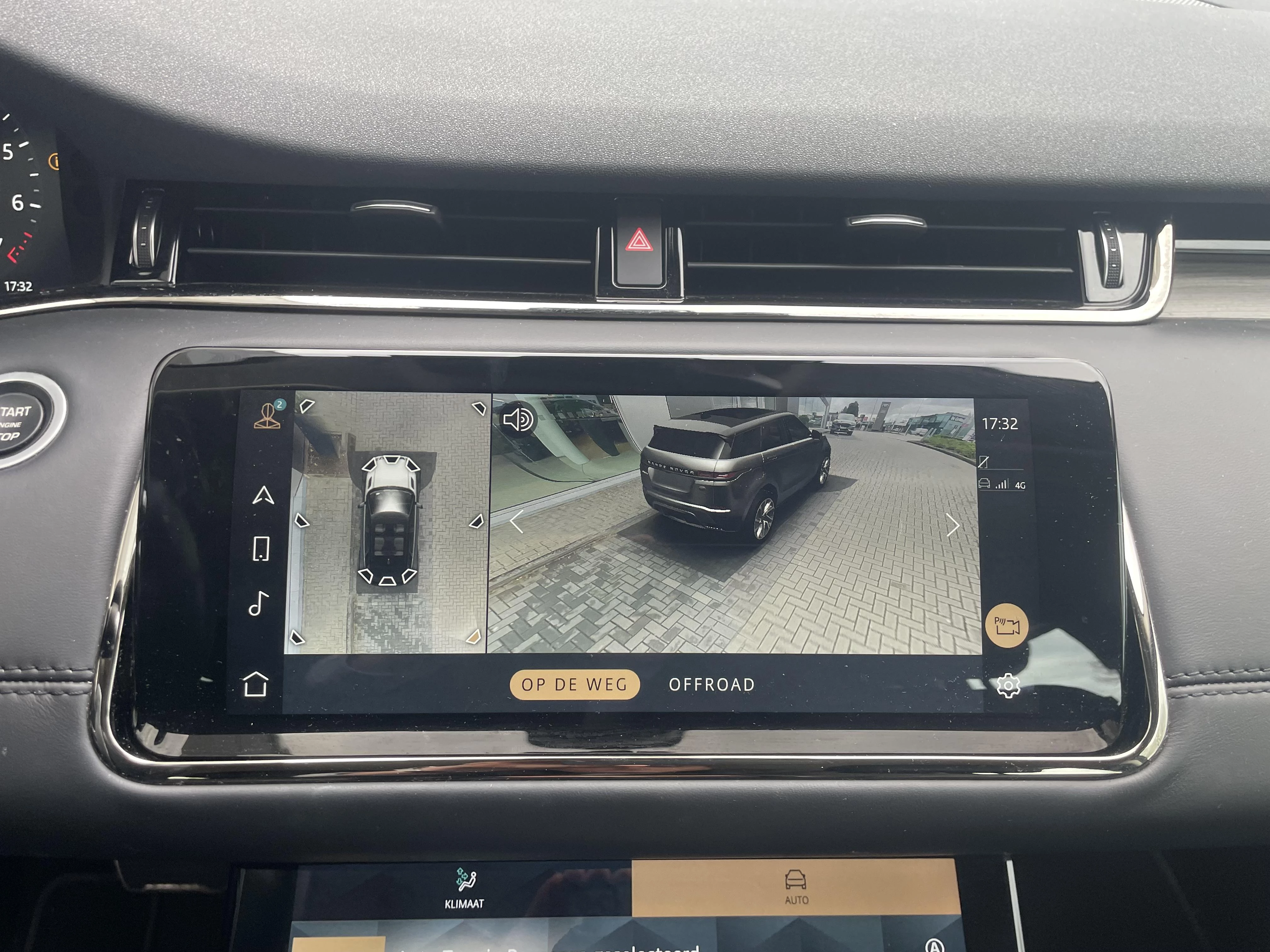 Land Rover Range Rover Evoque P300e R-Dynamic HSE