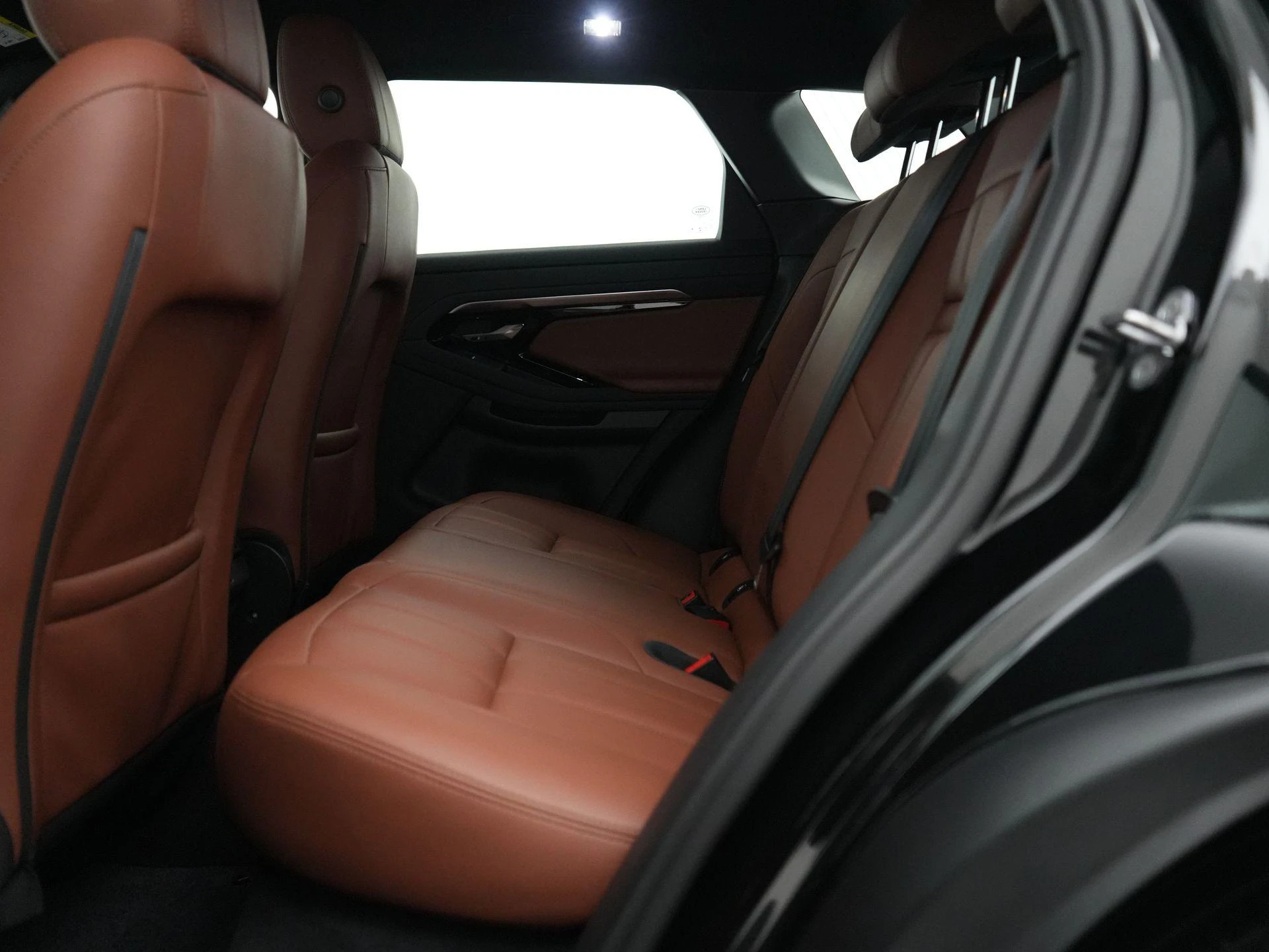 Land Rover-Range Rover Evoque-image-34
