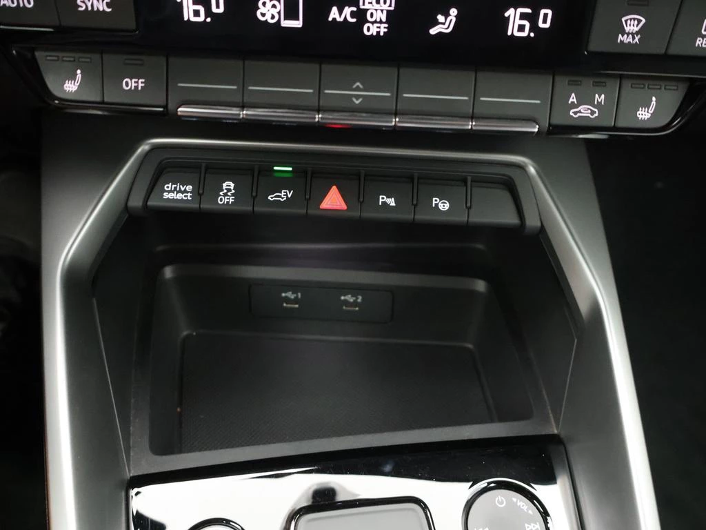 Audi A3 Sportback PHEV Audi A3 Sportback PHEV 40TFSIe 204PK *AUTOMAAT*LEDER*CAMERA*CRUISE*VIRTUAL COCKPIT*APP-CONNECT*PDC*...*
