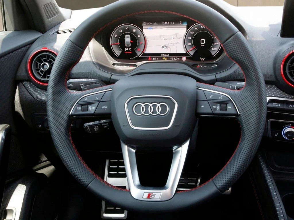 Audi Q2 35 TFSI S line UVP 51290 LEDER AHK SONOS