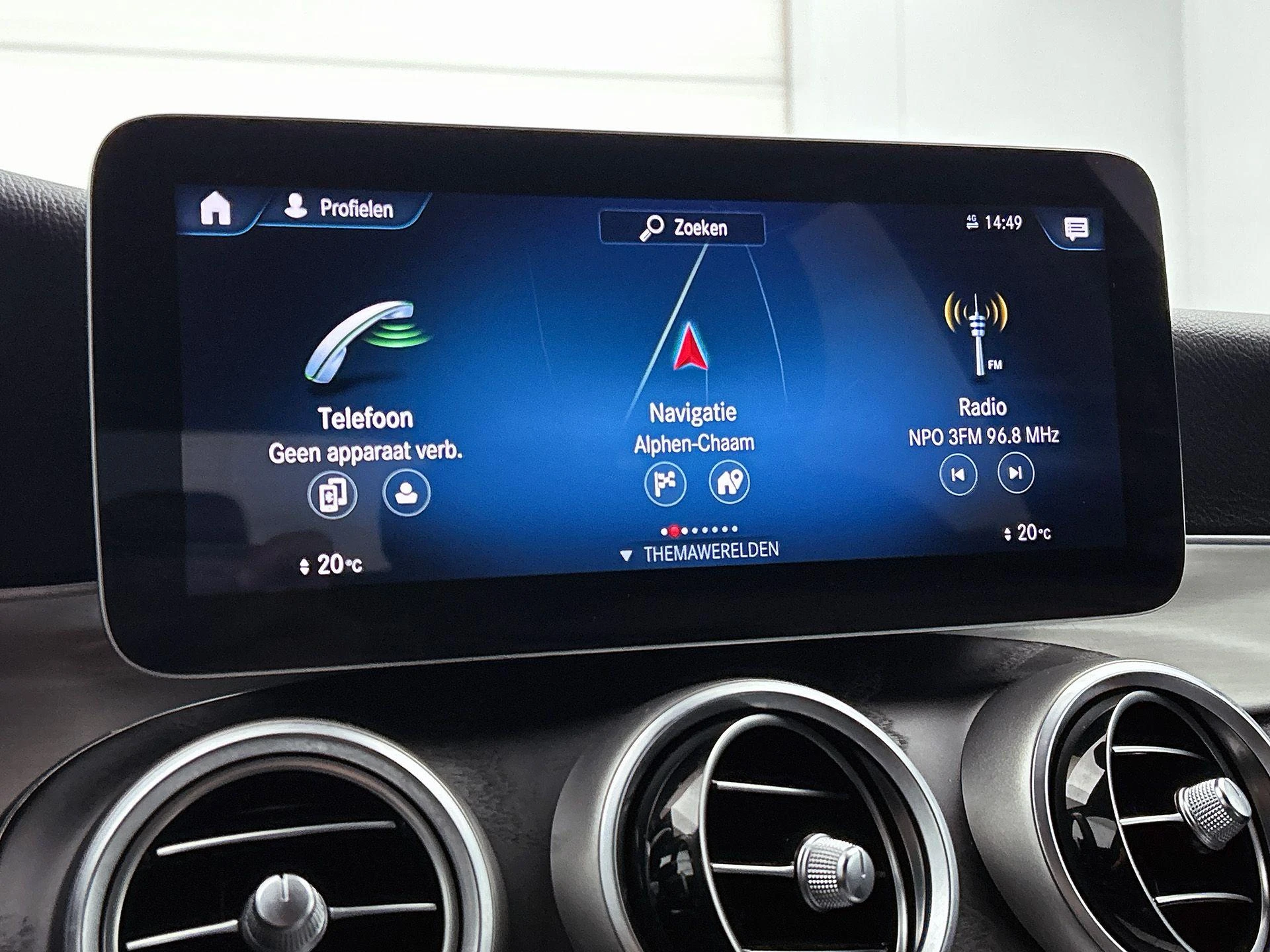 Mercedes-Benz-GLC-image-22
