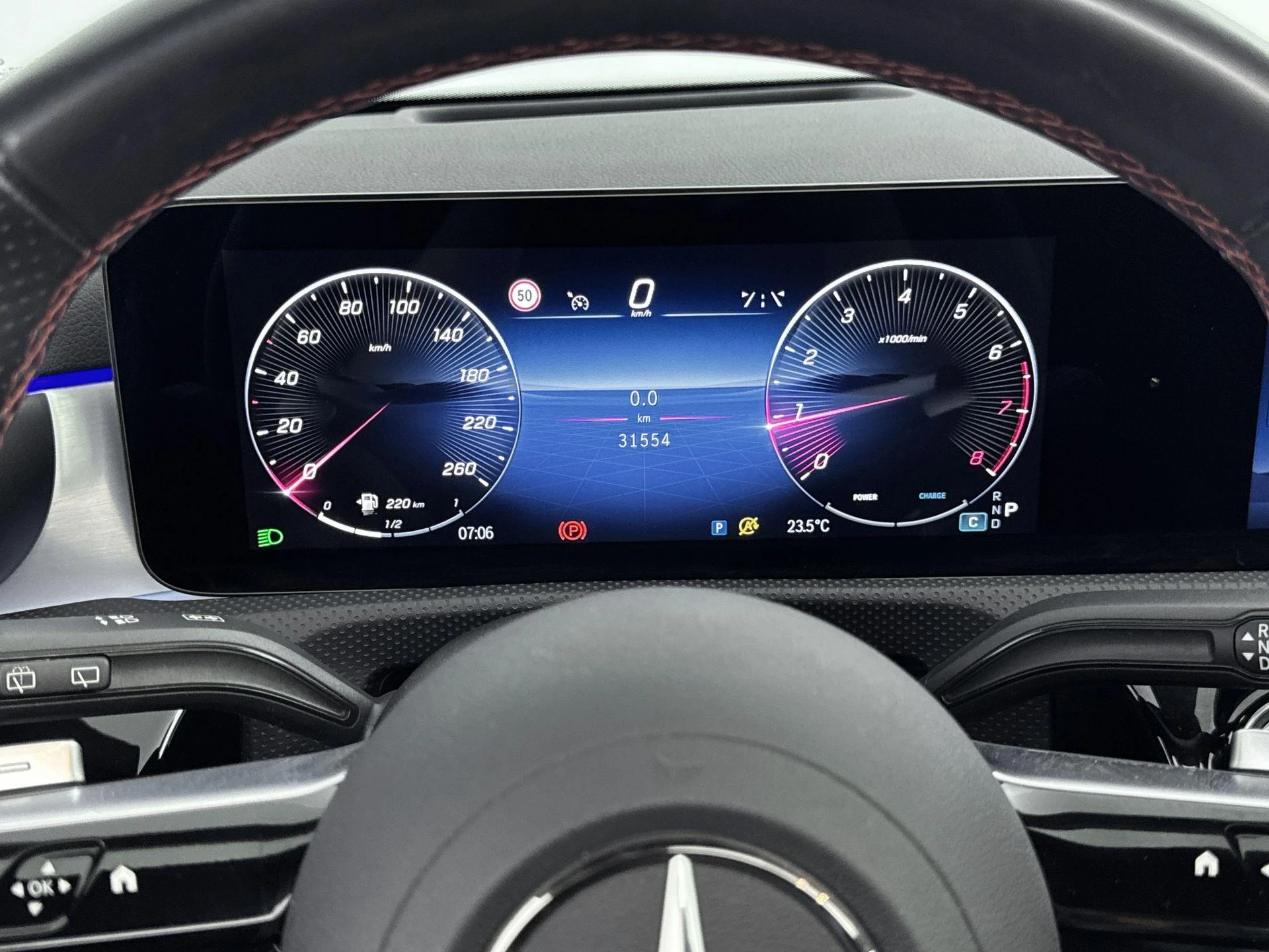 Mercedes-Benz-CLA-image-8