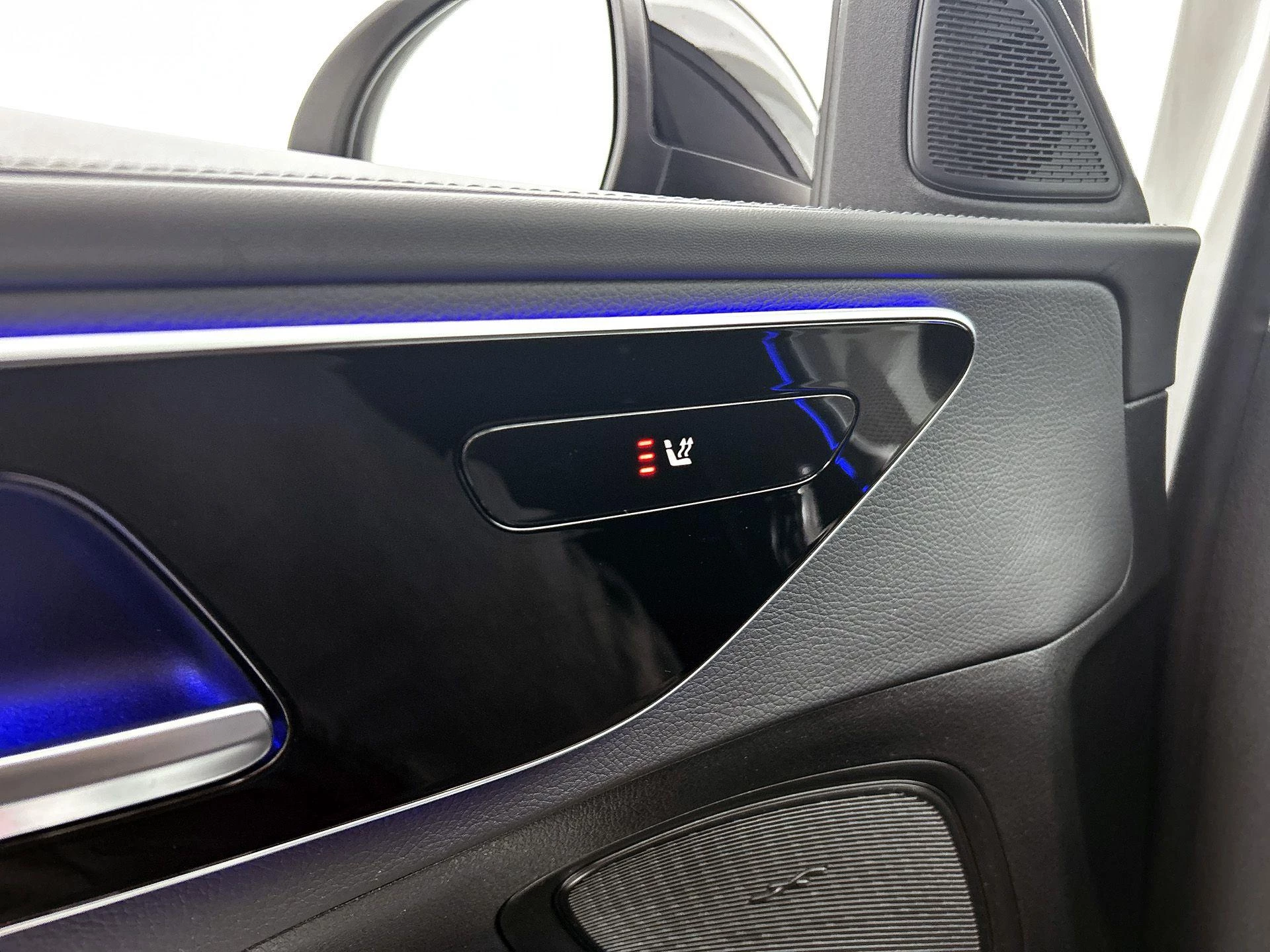 Mercedes-Benz-C-Klasse-image-7