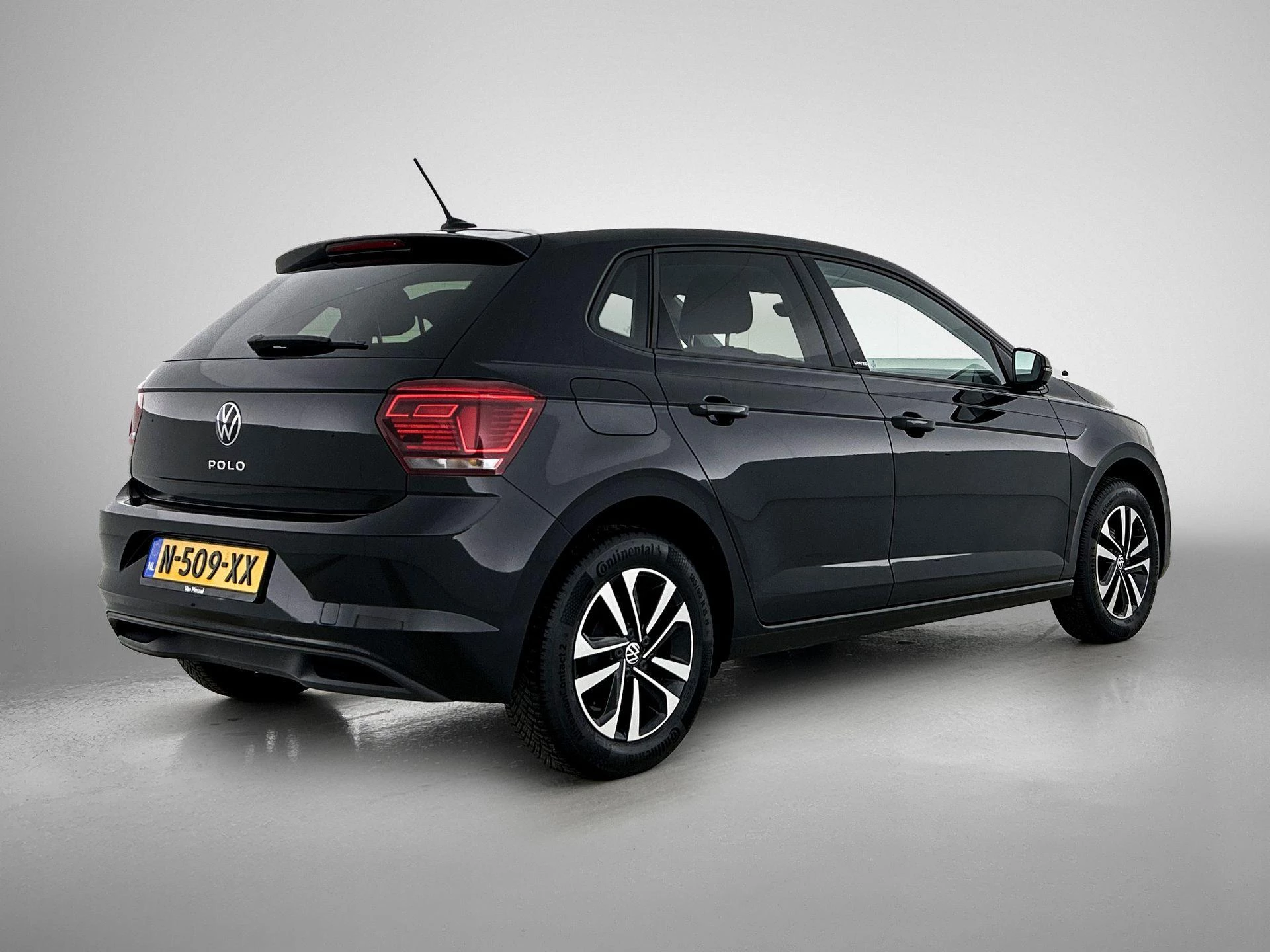 Volkswagen-Polo-image-3
