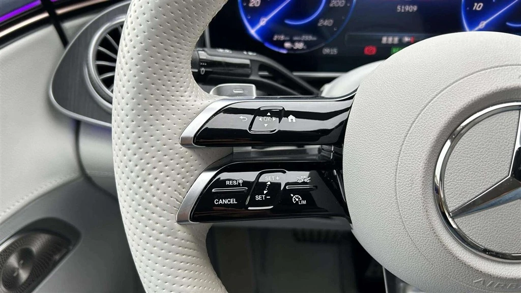 Mercedes-Benz-EQE-image-13