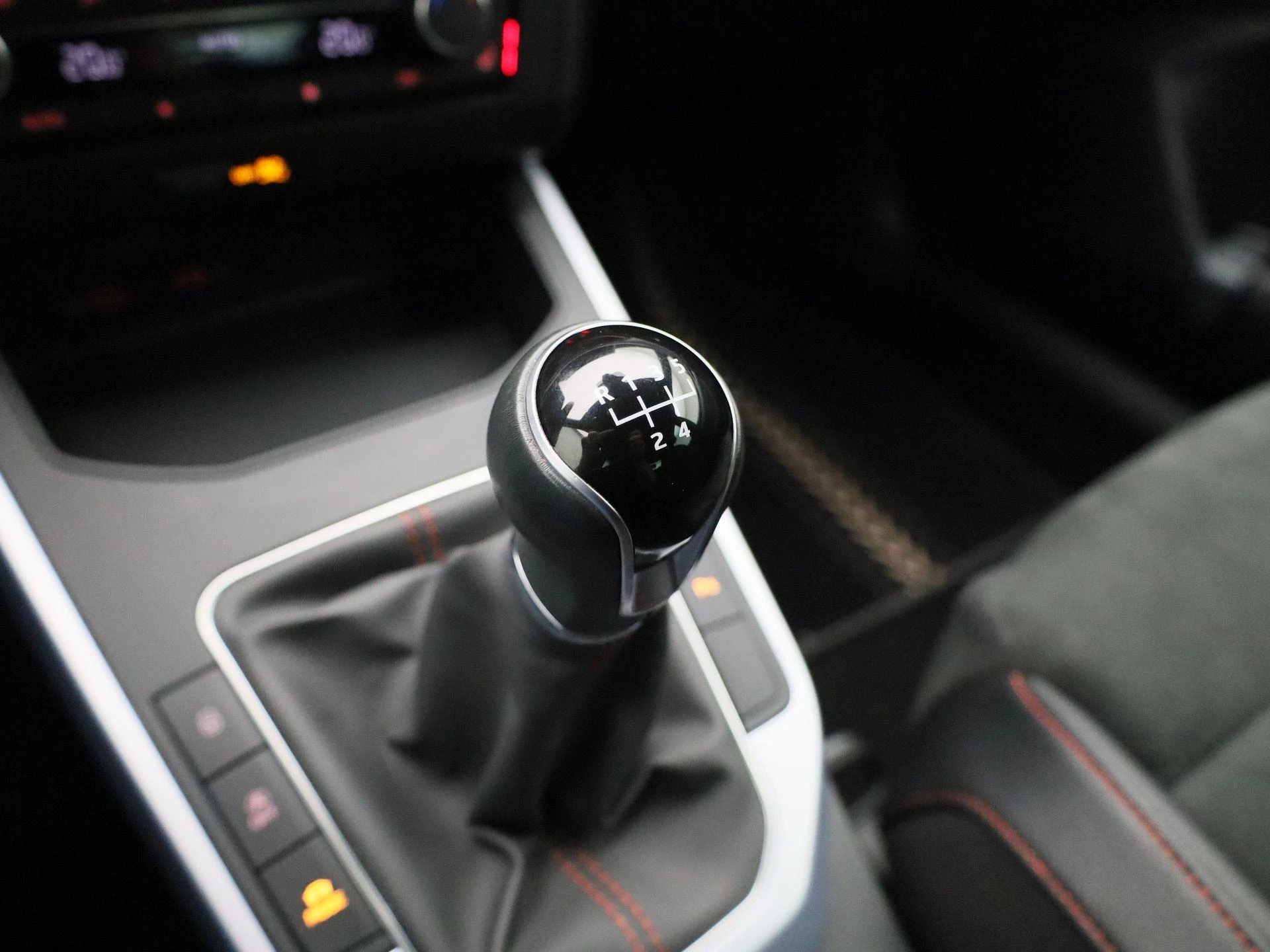 SEAT-Arona-image-23