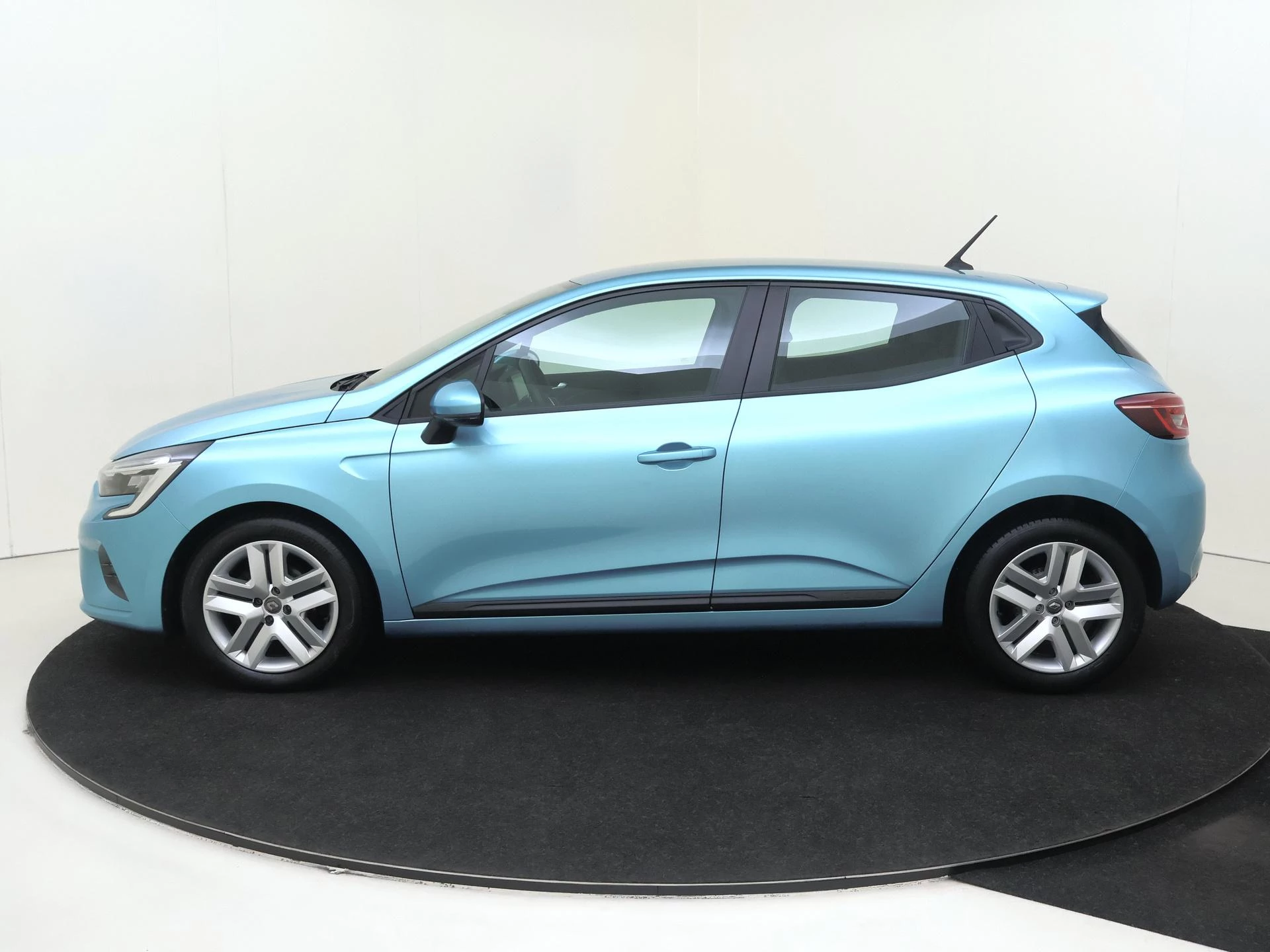 Renault-Clio-image-7