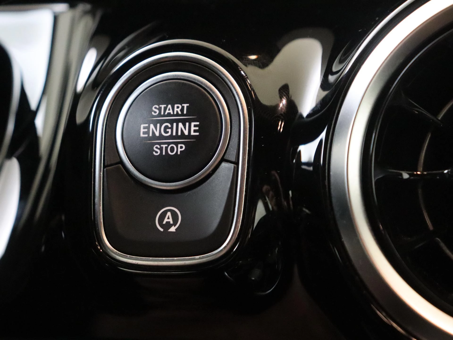 Mercedes-Benz-B-Klasse-image-21