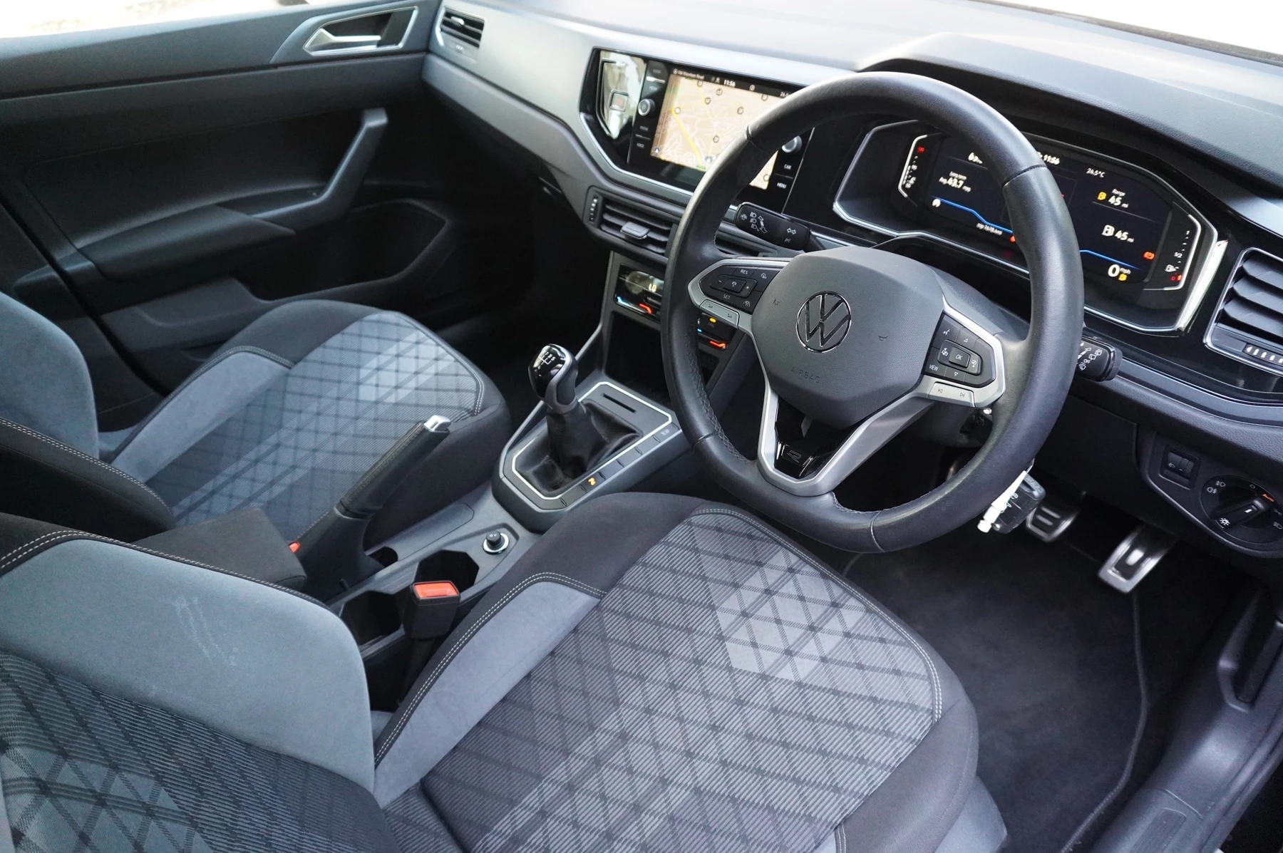 Volkswagen-Polo-image-5