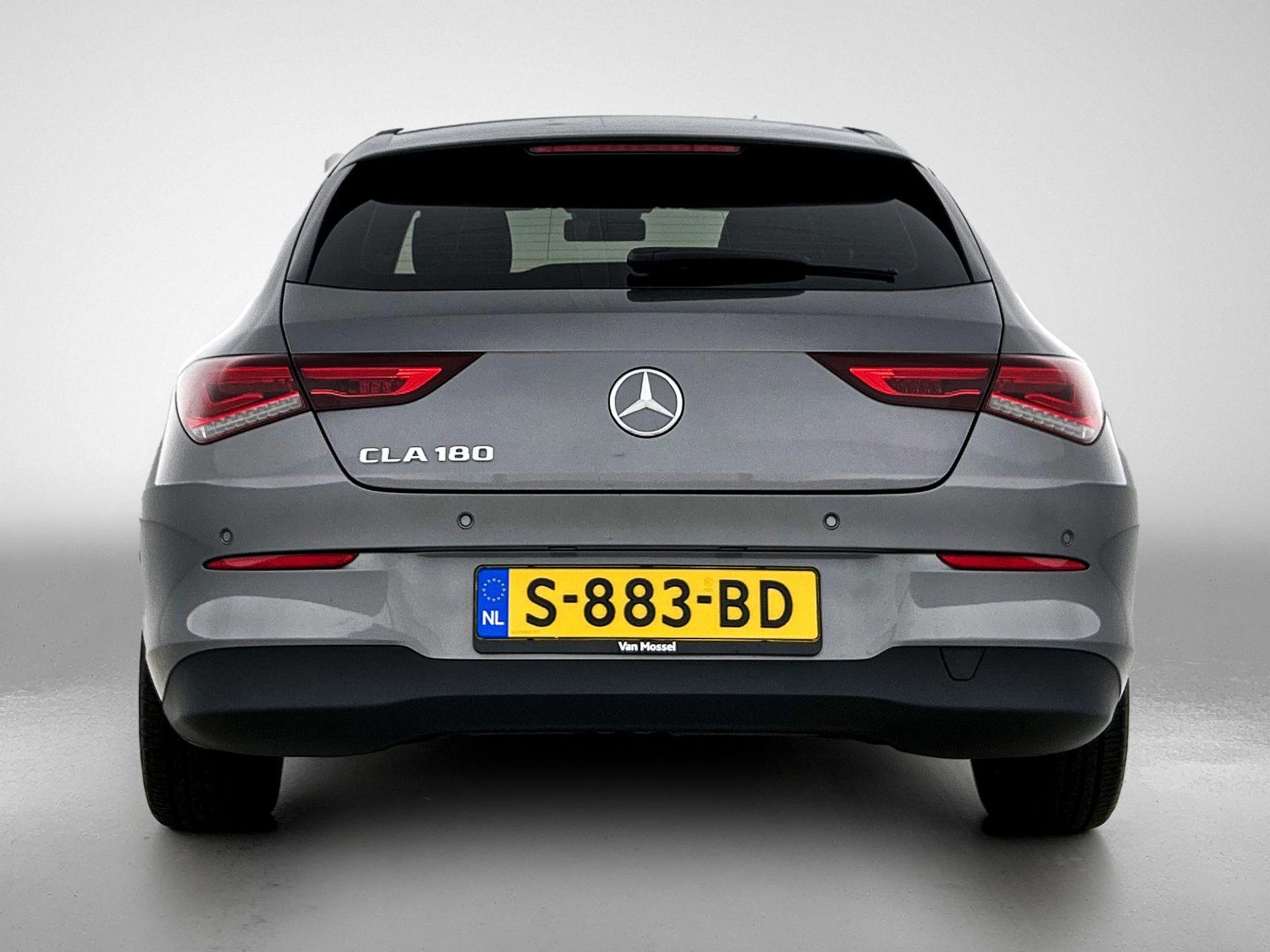 Mercedes-Benz-CLA-image-2