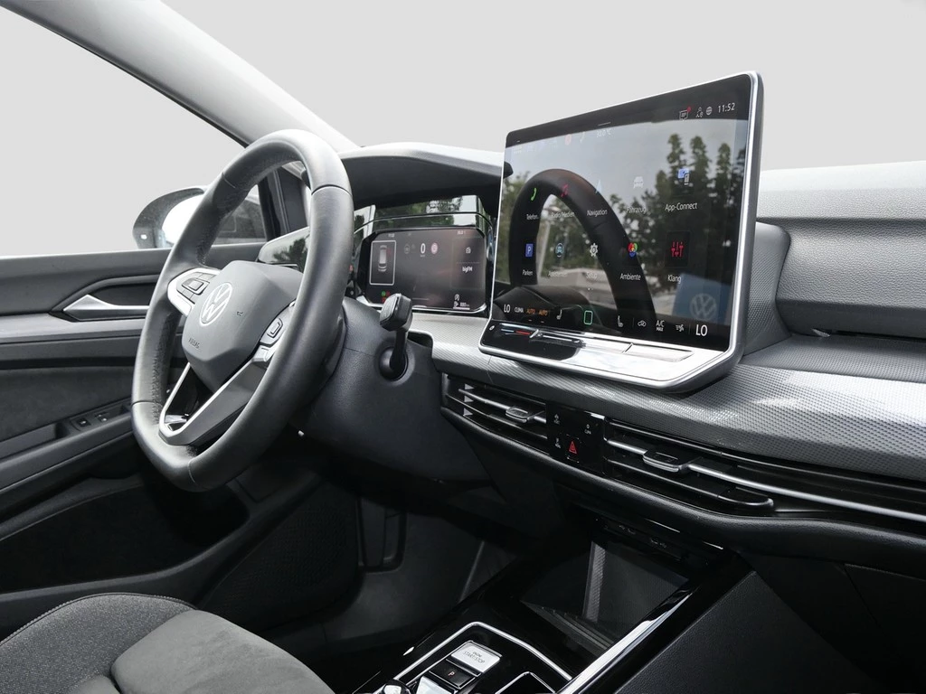 Volkswagen Golf VIII Lim. 1.5 eTSI Style *MATRIX*AHK*ACC*360°*NAVI*