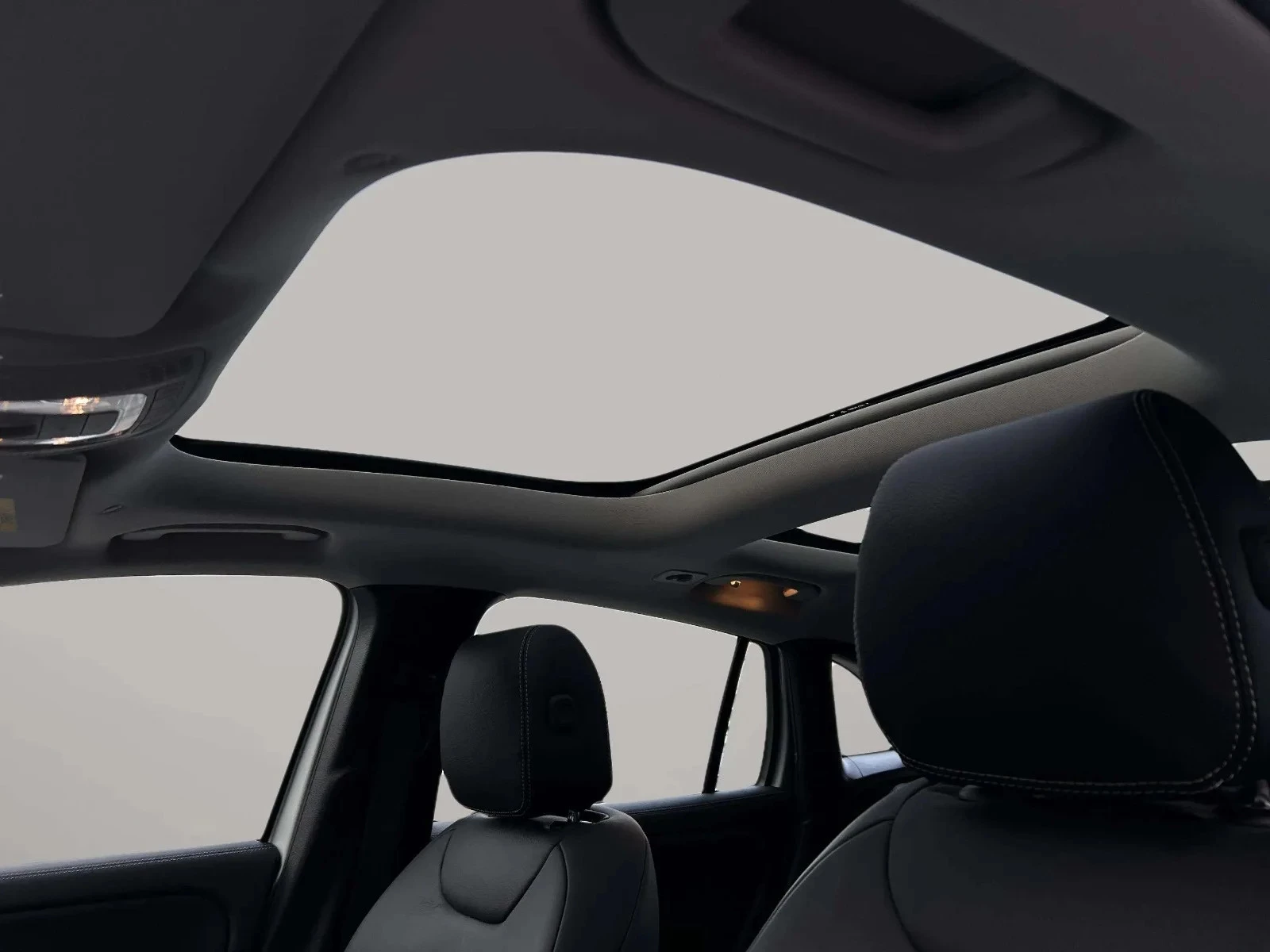 Mercedes-Benz-EQA-image-12