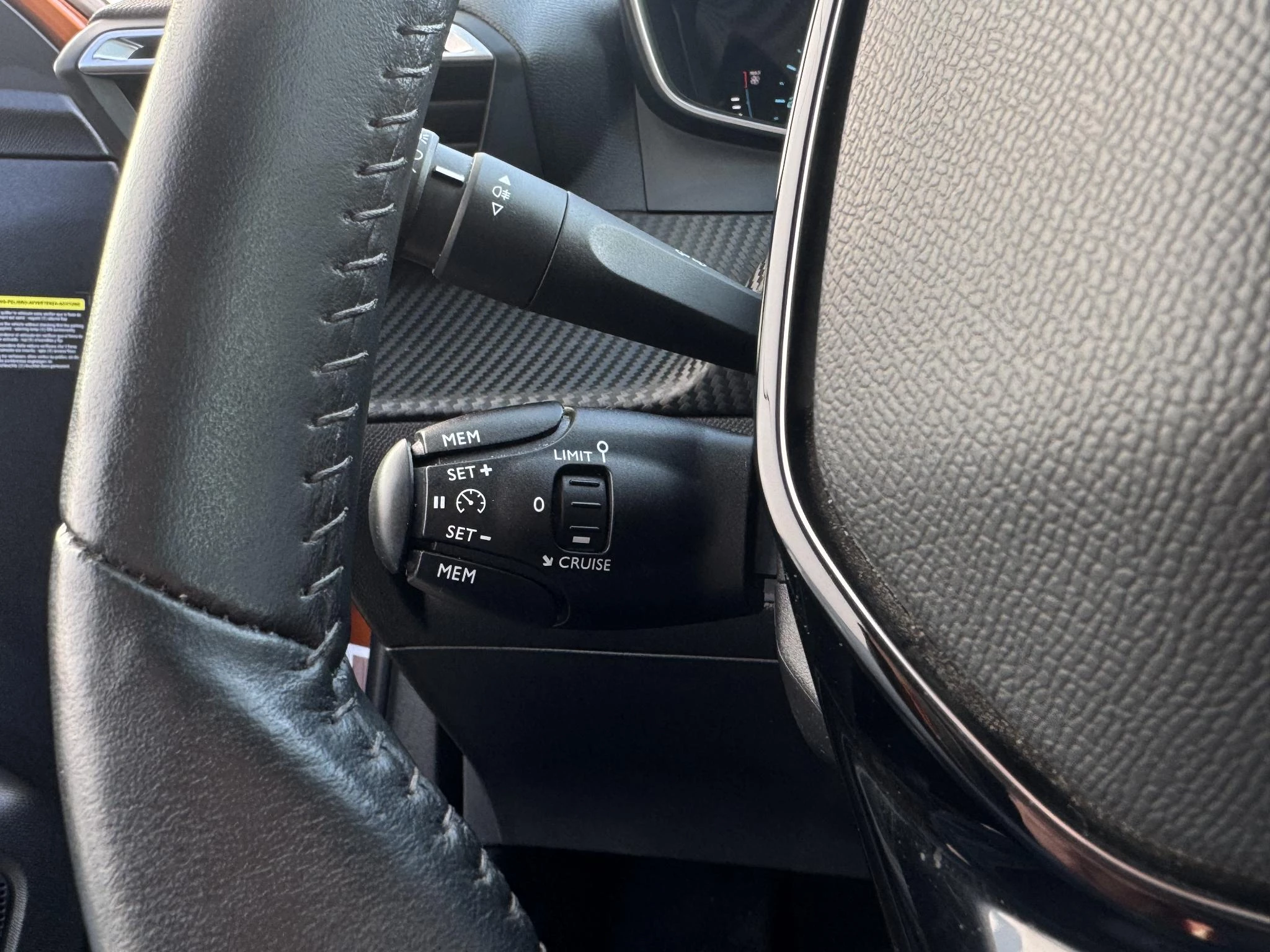 Peugeot-e-2008-image-16