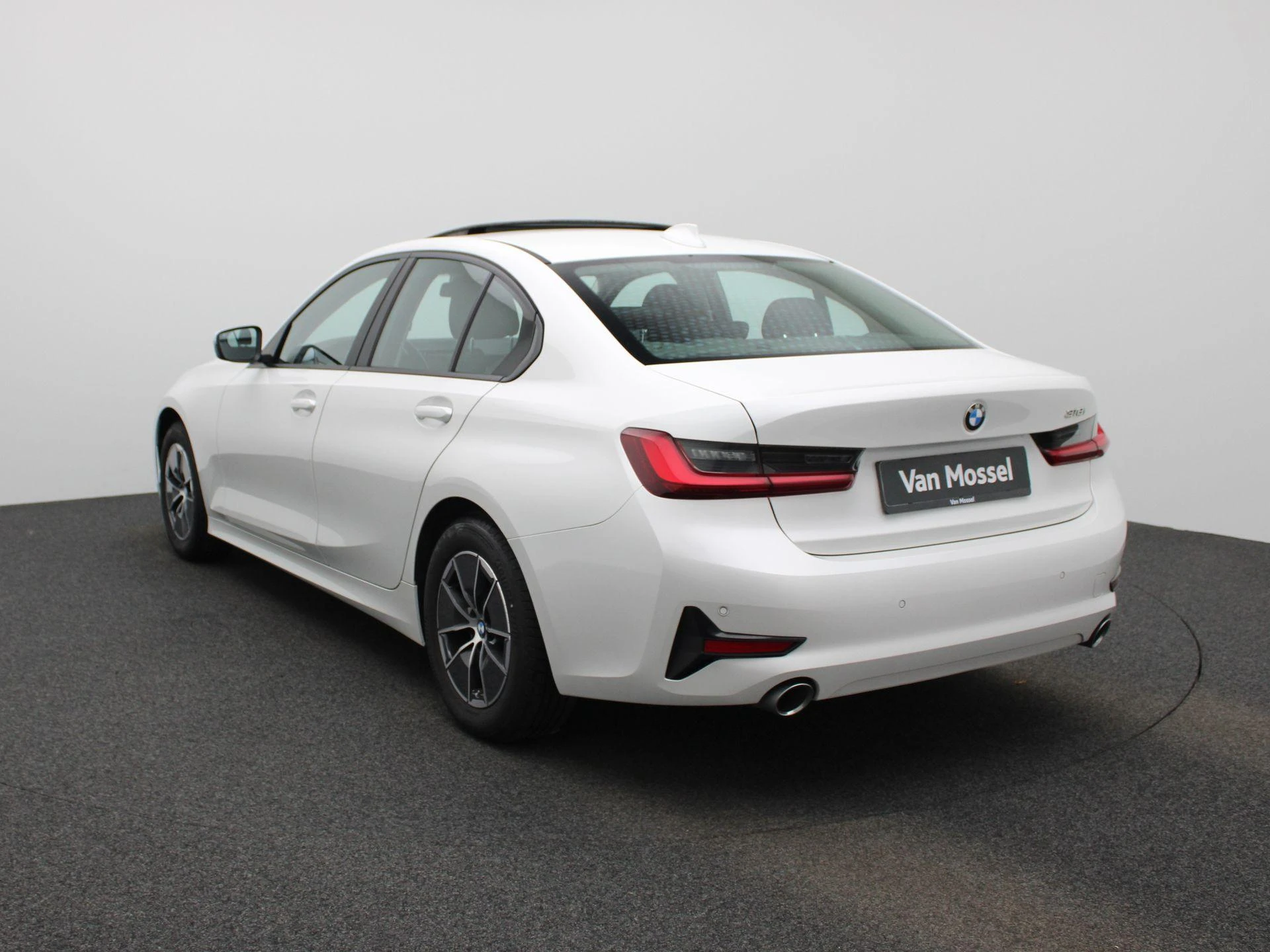 BMW-3 Serie-image-1