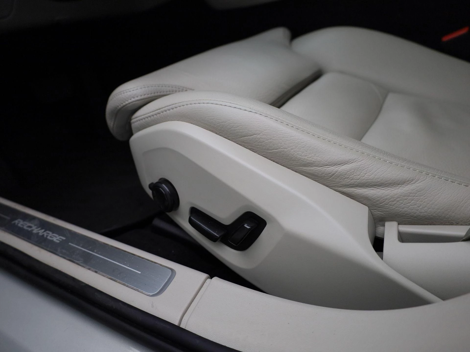Volvo-V90-image-30