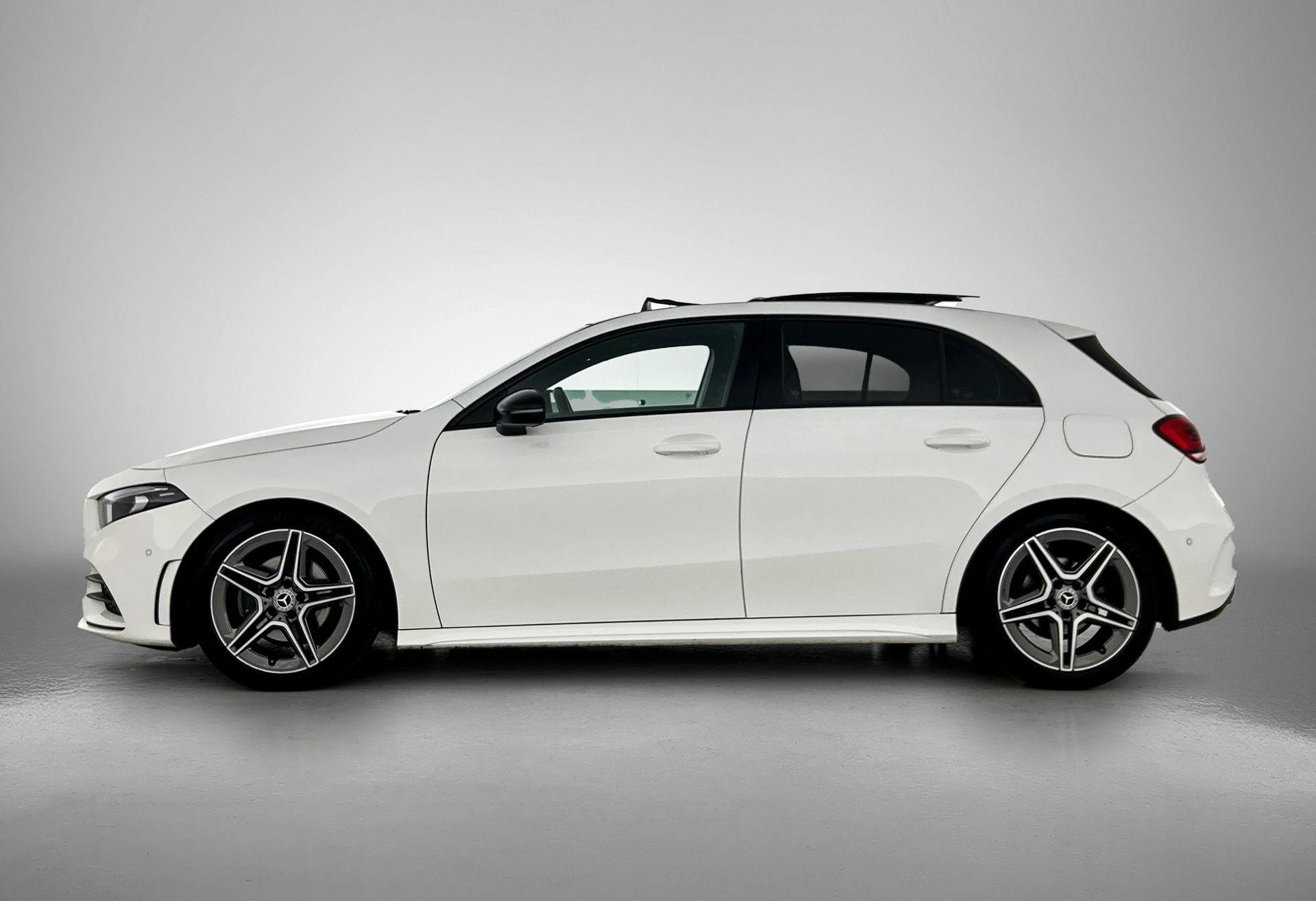 Mercedes-Benz-A-Klasse-image-1