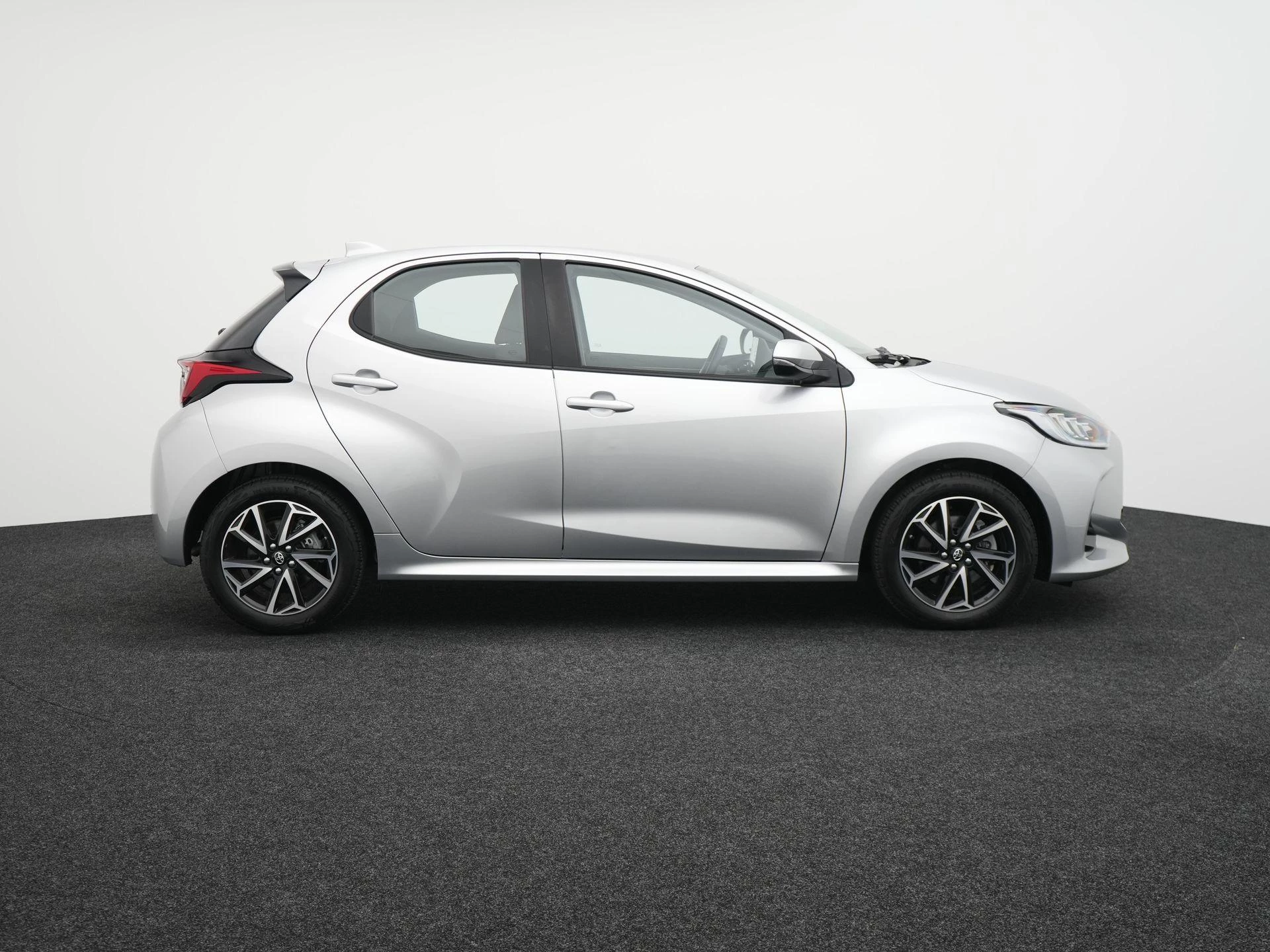 Toyota-Yaris-image-5